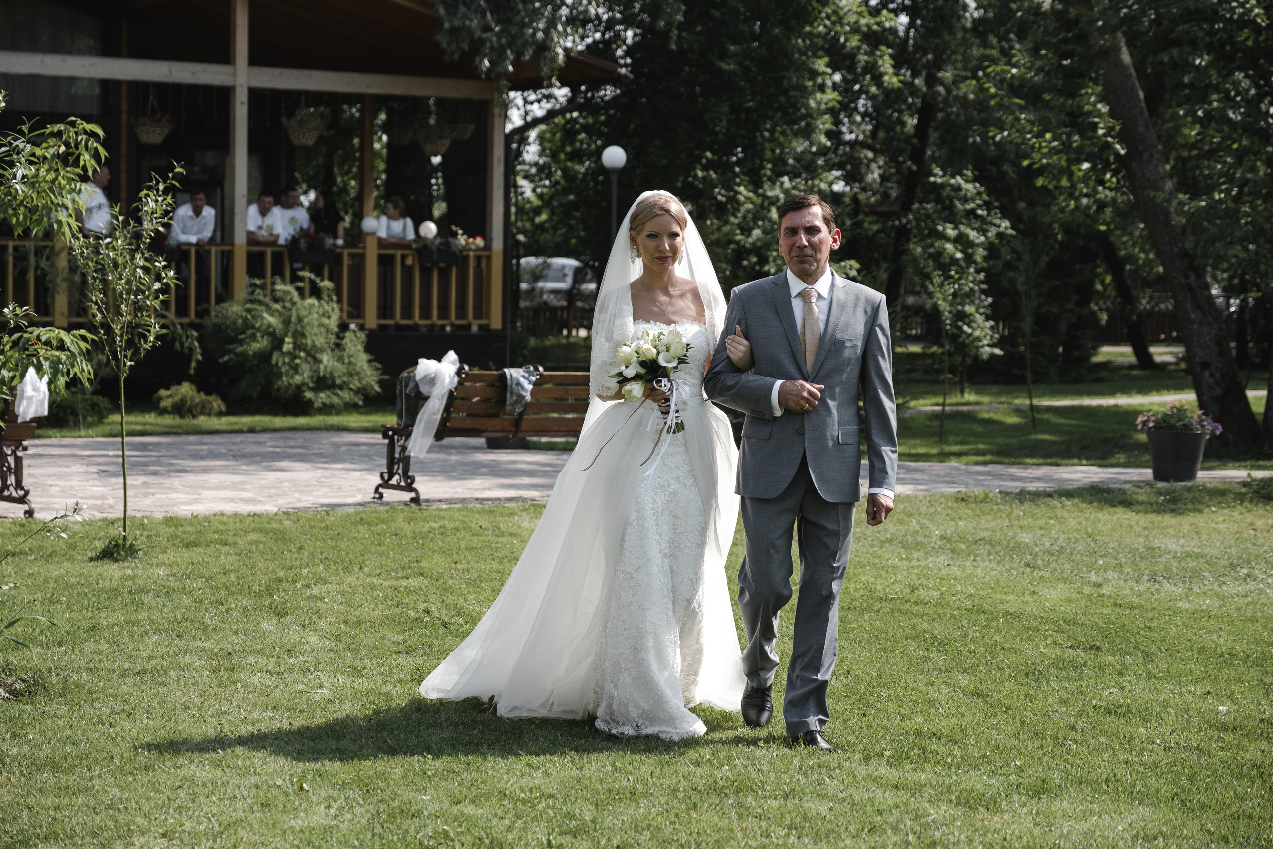 Прогулка Олеси и Вадима (узнали звездных гостей?). Профессиональный фотограф Николай Рождественский. Москва, Омск, Тюмень