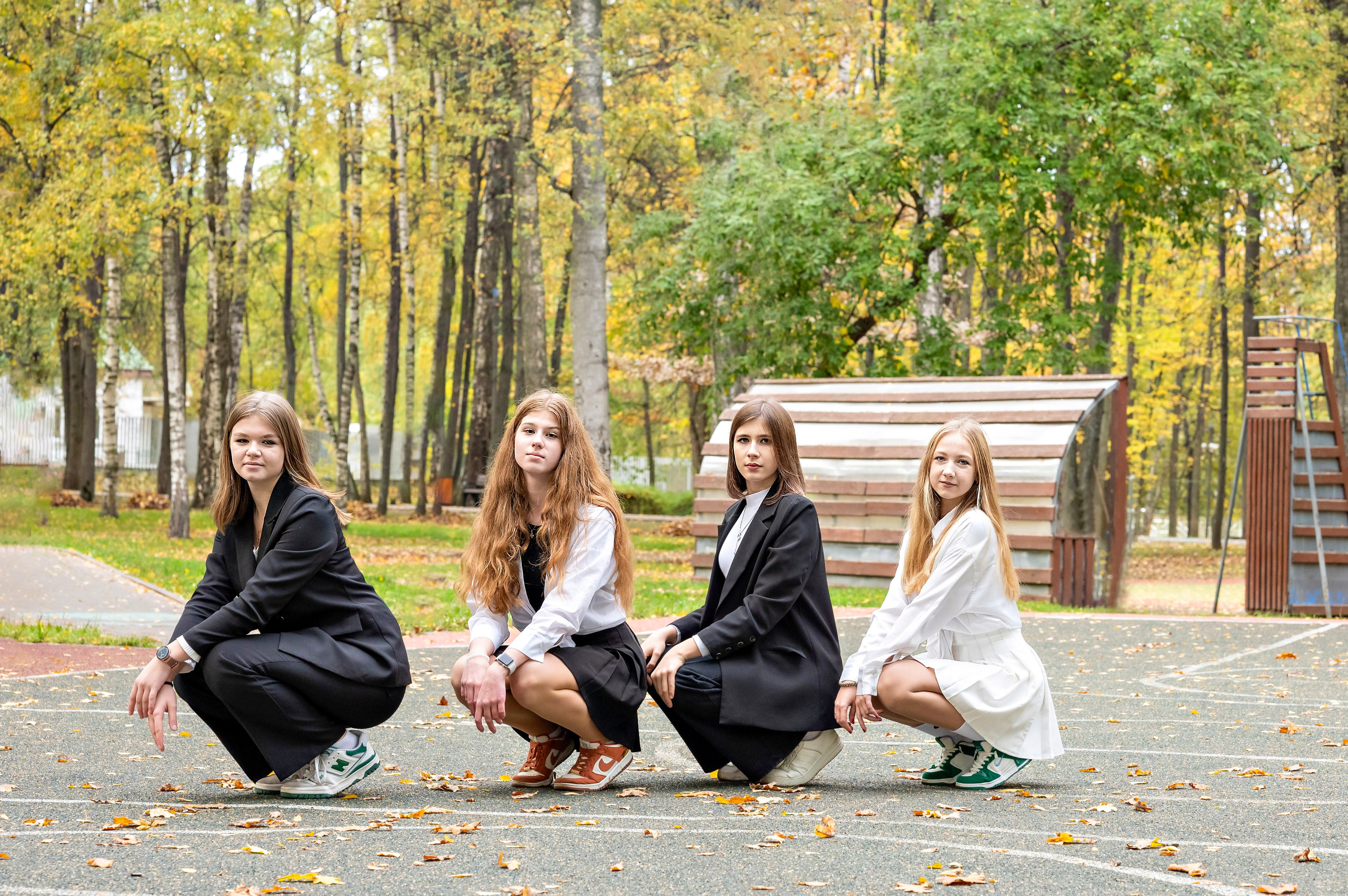 Осенняя фотосессия в парке 9-А класс Школа 953. Детский и семейный фотограф г. Москва Оксана Катаджи