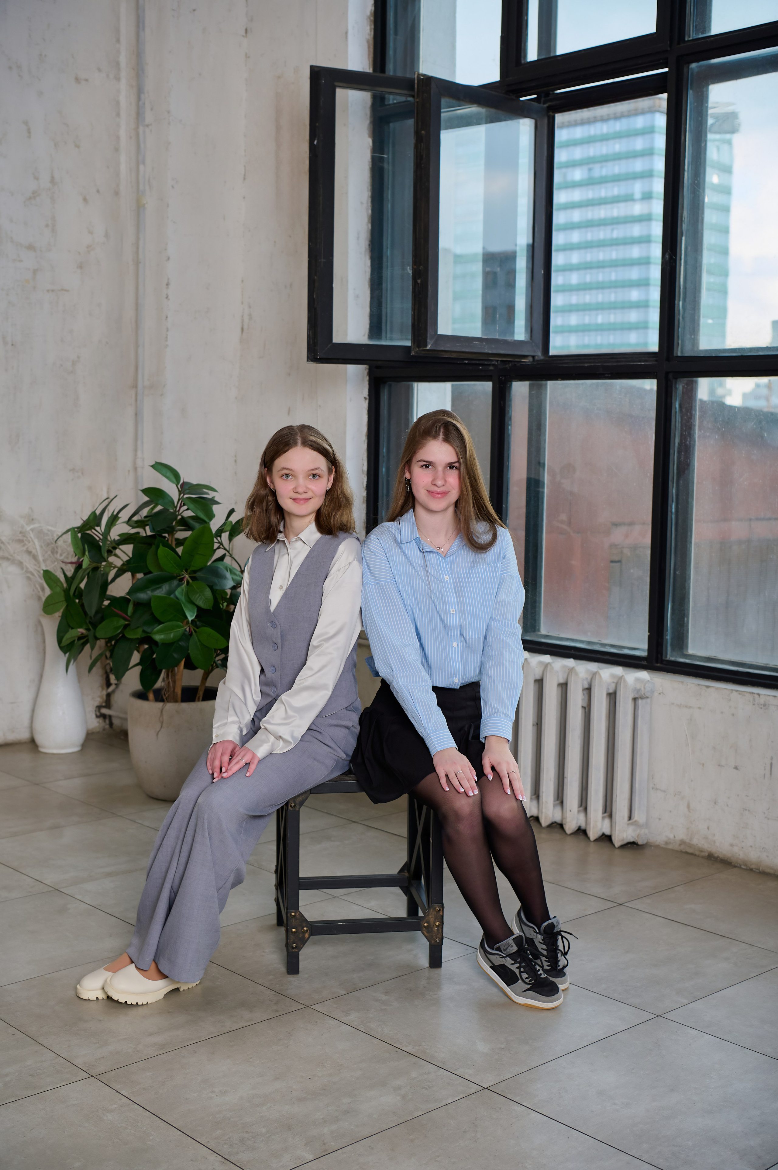 Пример фото выпускников в студии. Детский и семейный фотограф г. Москва Оксана Катаджи