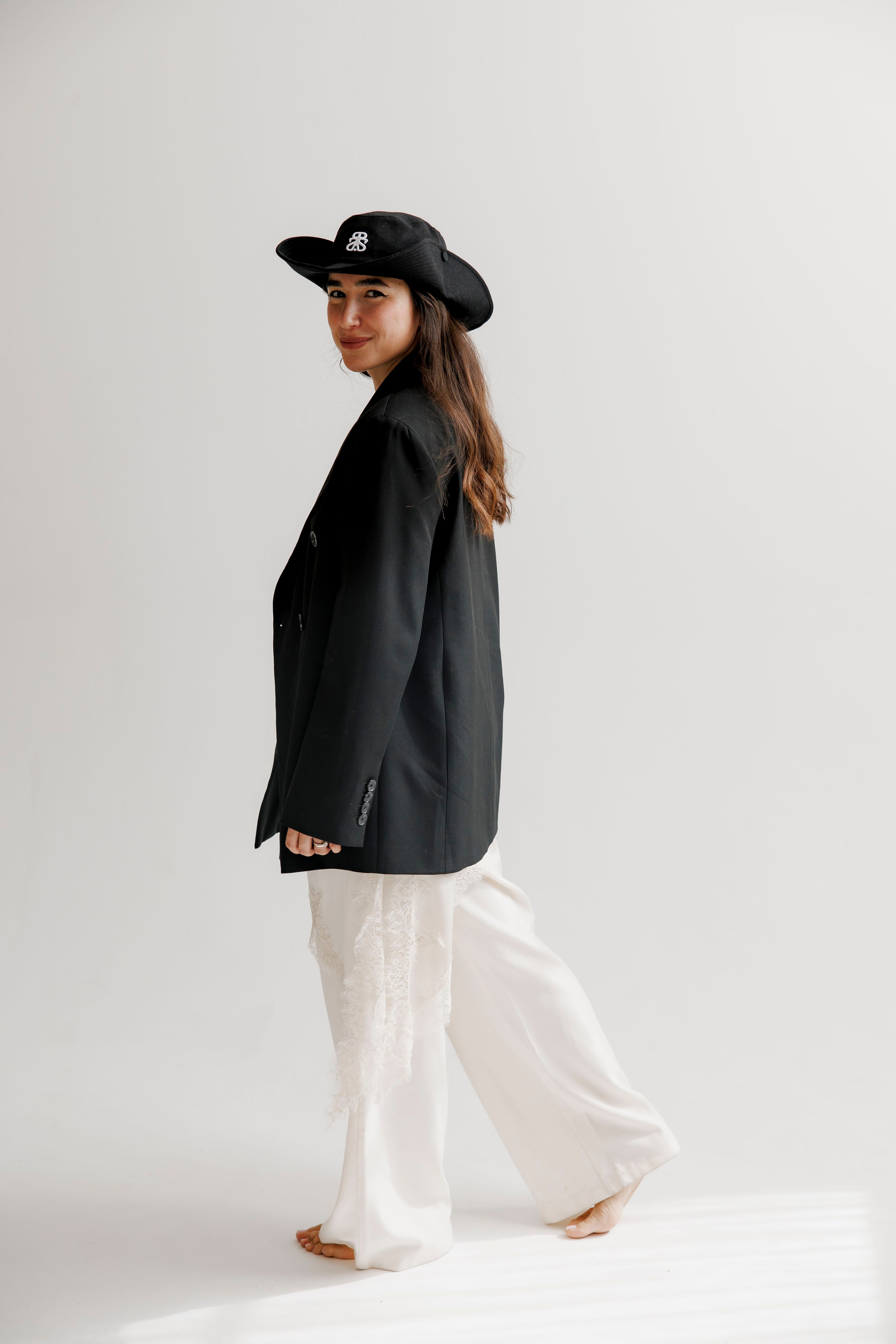 Family photoshoot inside the studio. Wedding and family photographer