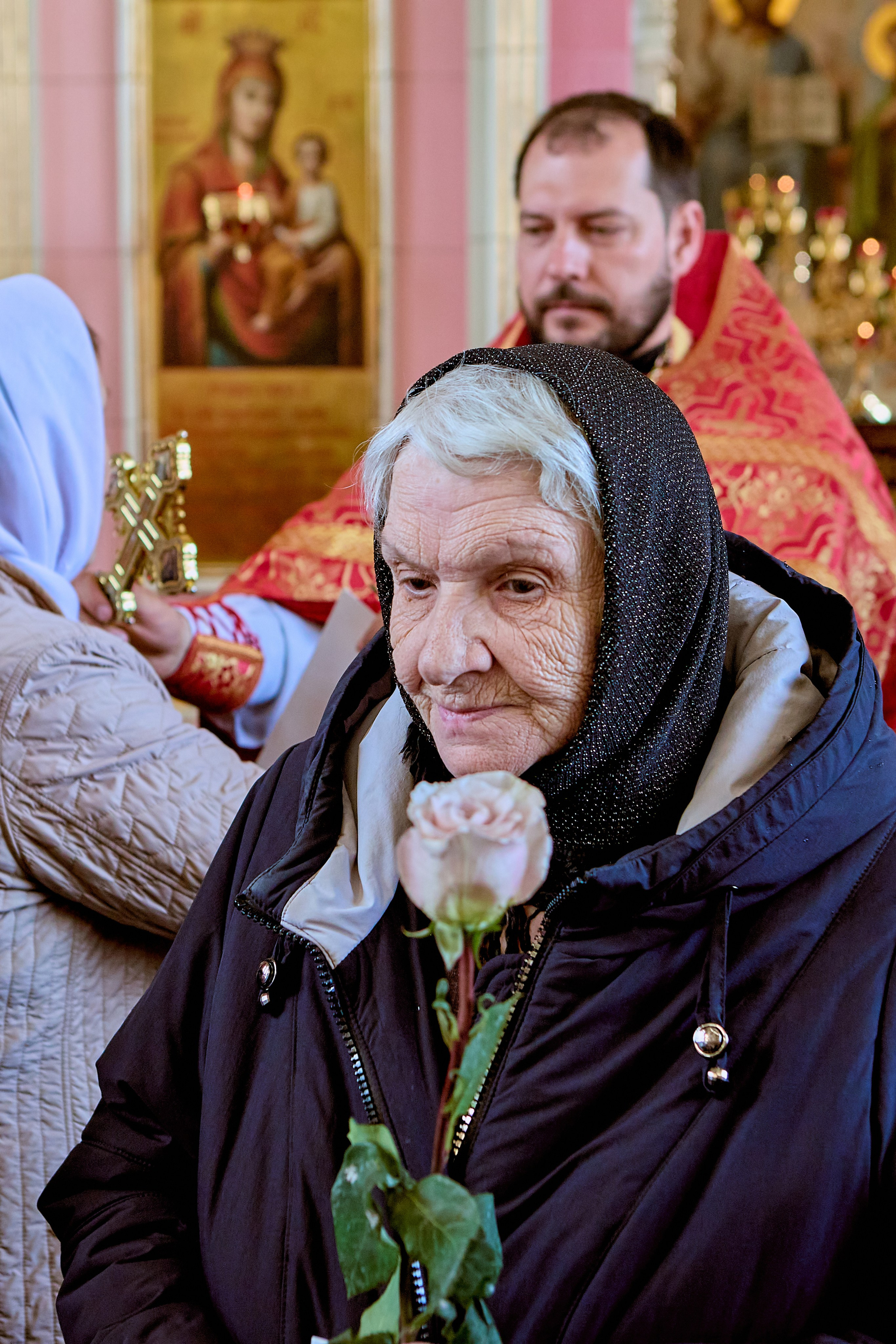 Фотографии Литургии в Праздник Святых Жен Мироносиц
