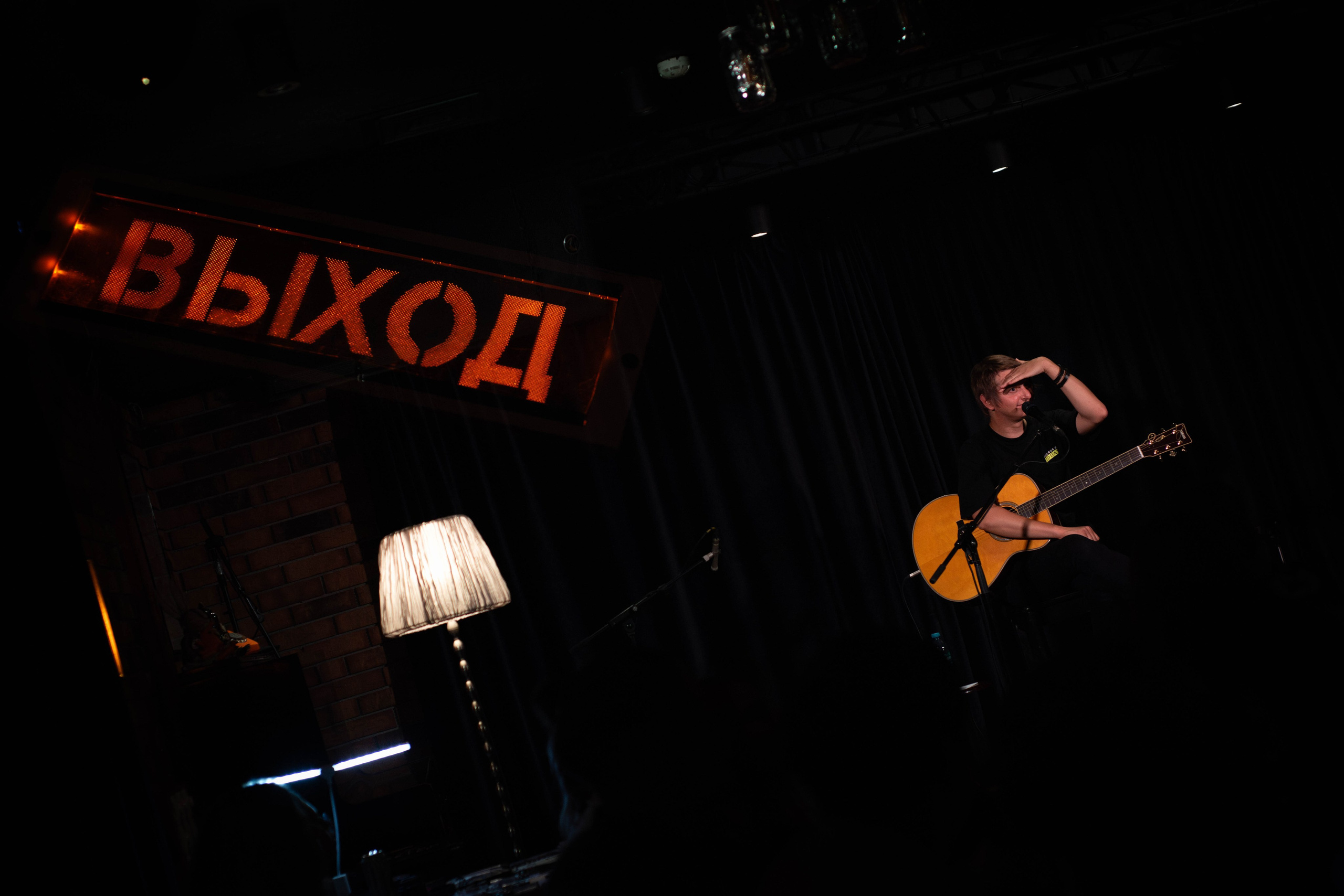 Лёва Сазонов (1 августа 2024 года, Москва, арт-кафе Пушкарёв). Фотограф Светлана Блинова, Москва и Московская область