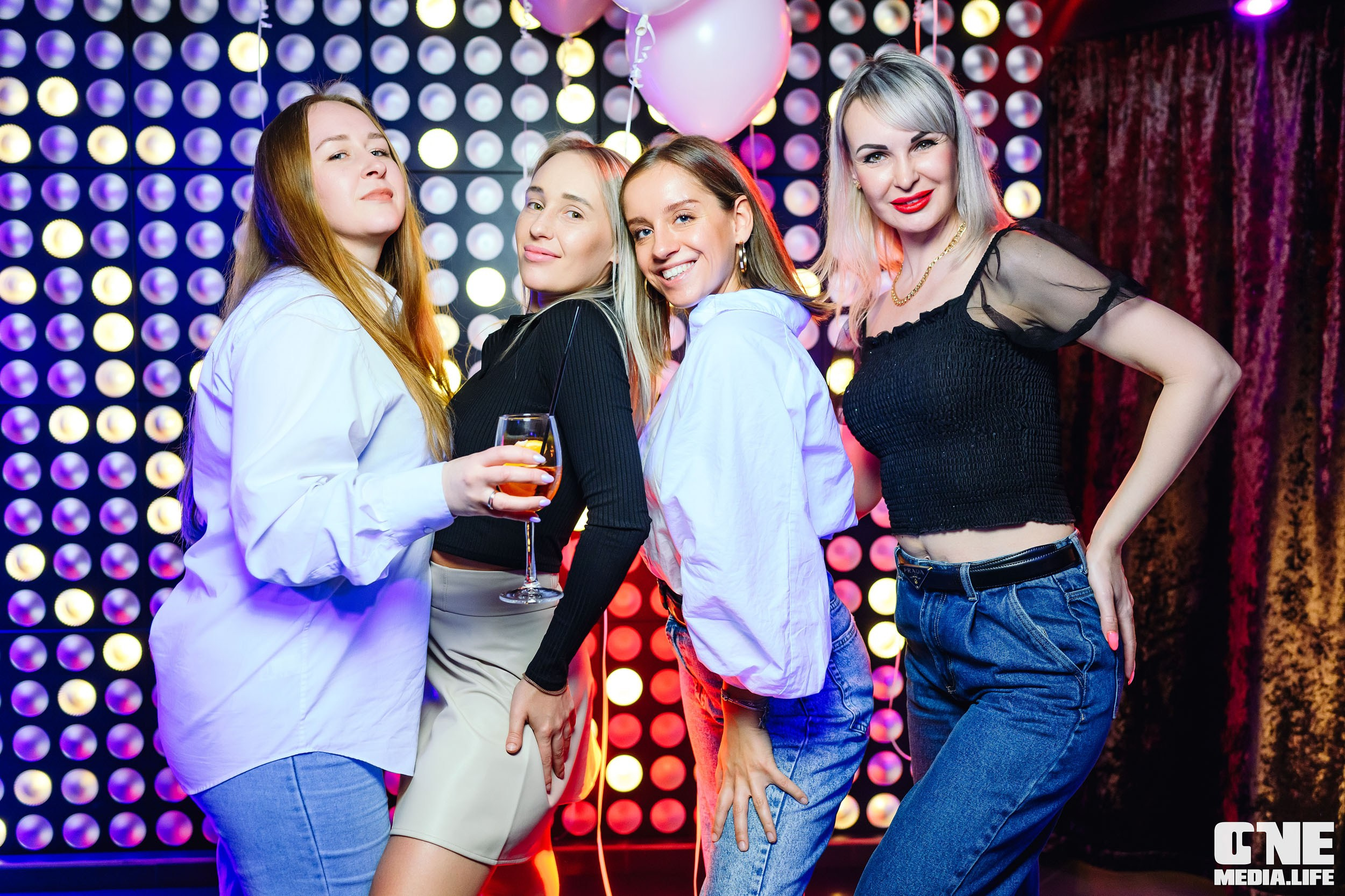 Фоторепортаж из караоке-клуба Эйфория. One Media Life: фоторепортажи, фотоотчеты с мероприятий и заведений