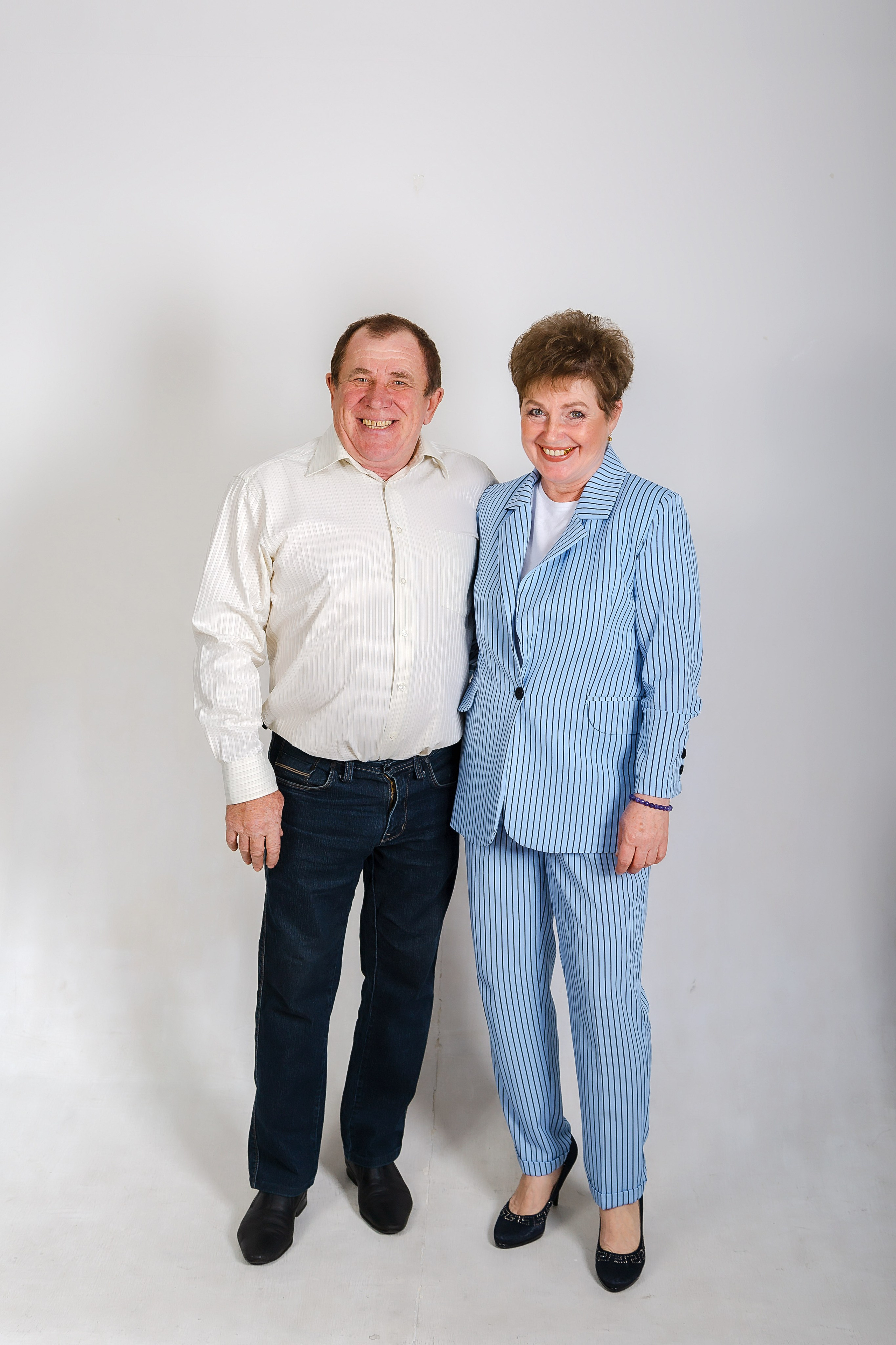 Новогодняя семейная фотосессия в студии в Волгодонске