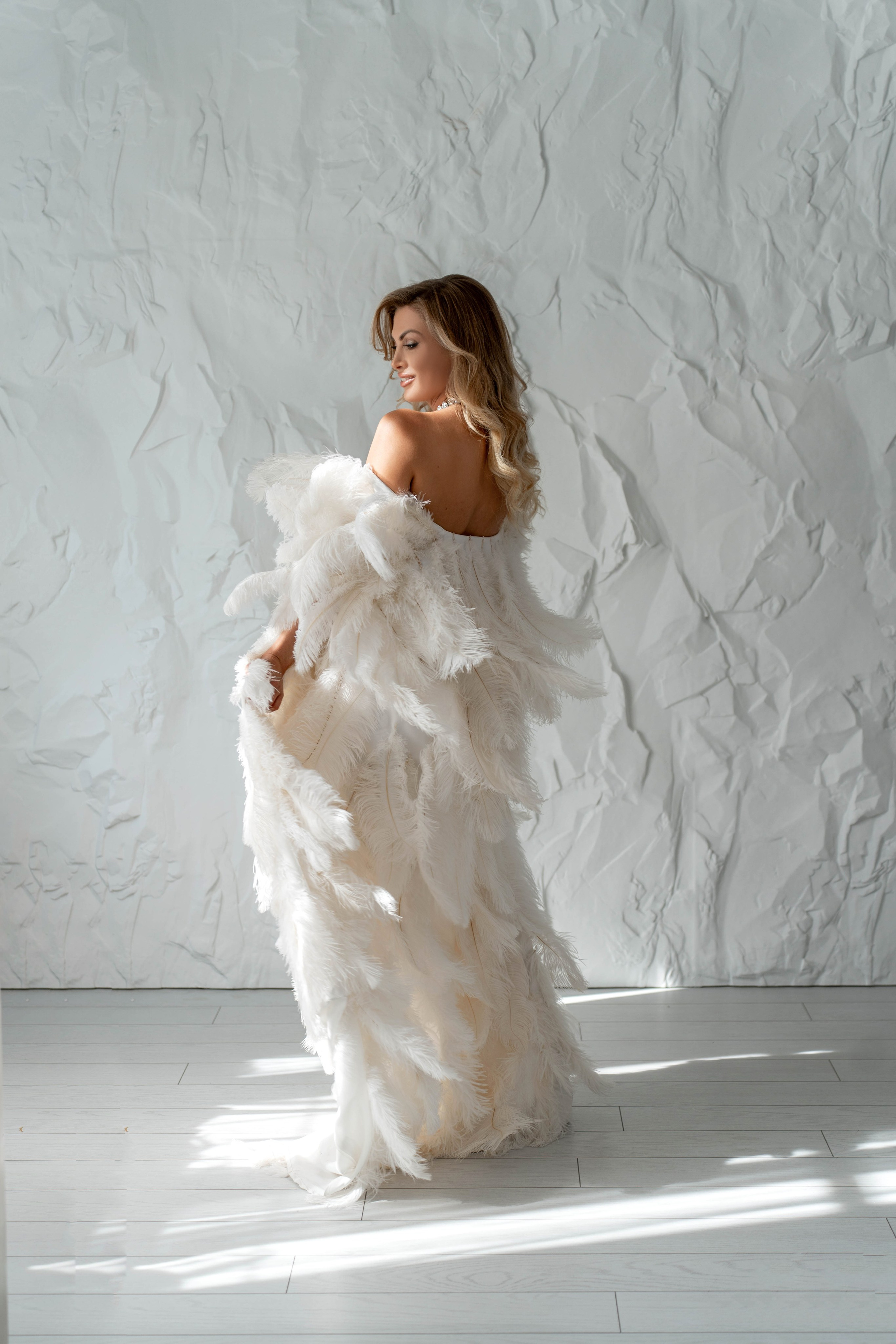 В накидке из перьев. Фотограф в Краснодаре и Краснодарском крае Елена Быкова