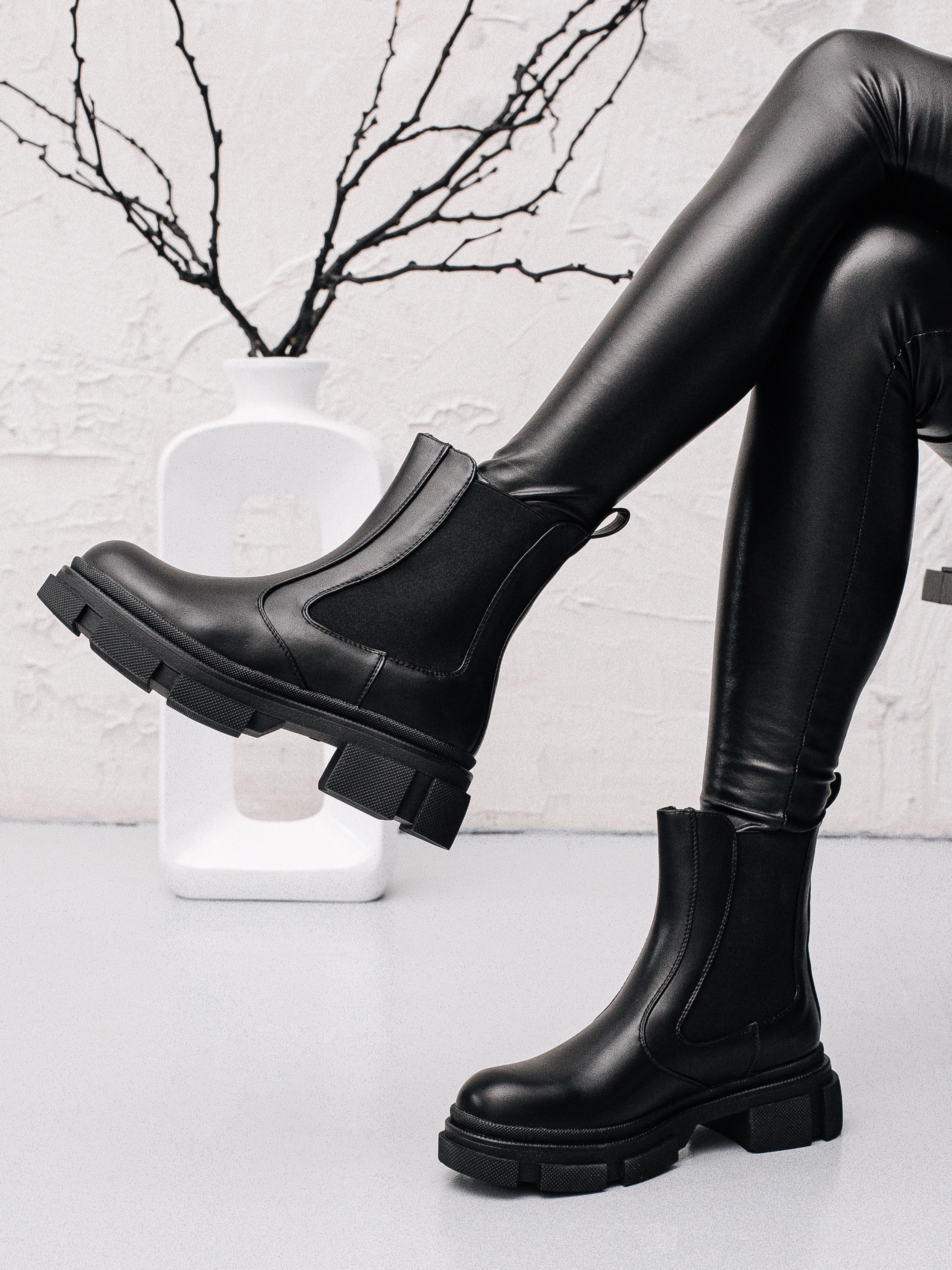 Съемка обуви для Wildberries. Фотограф в Ростове-на-Дону Екатерина Романова