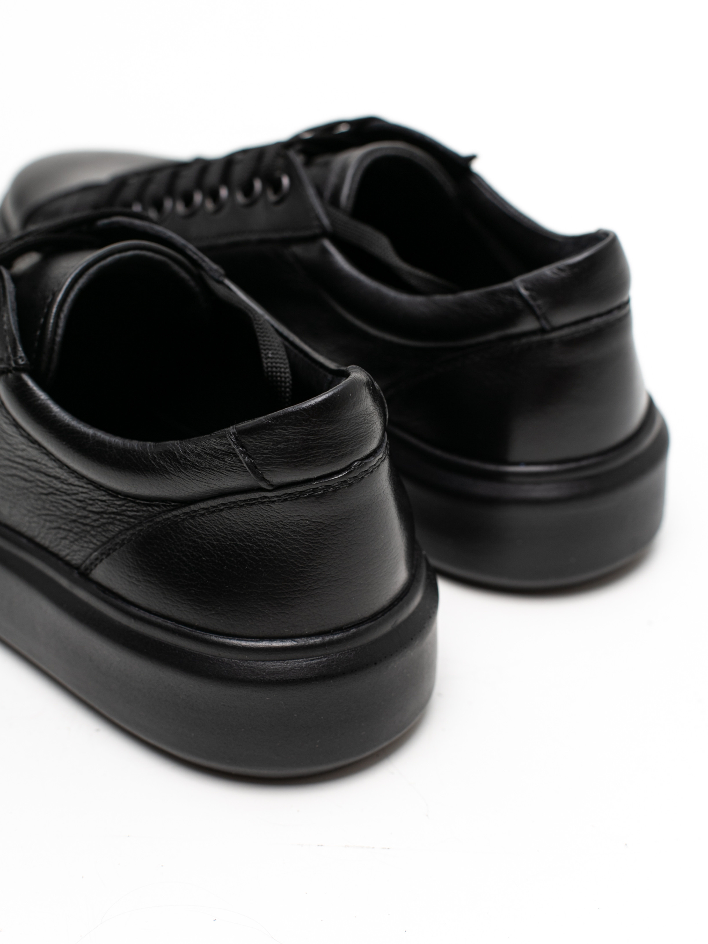 Съемка обуви для Wildberries. Фотограф в Ростове-на-Дону Екатерина Романова