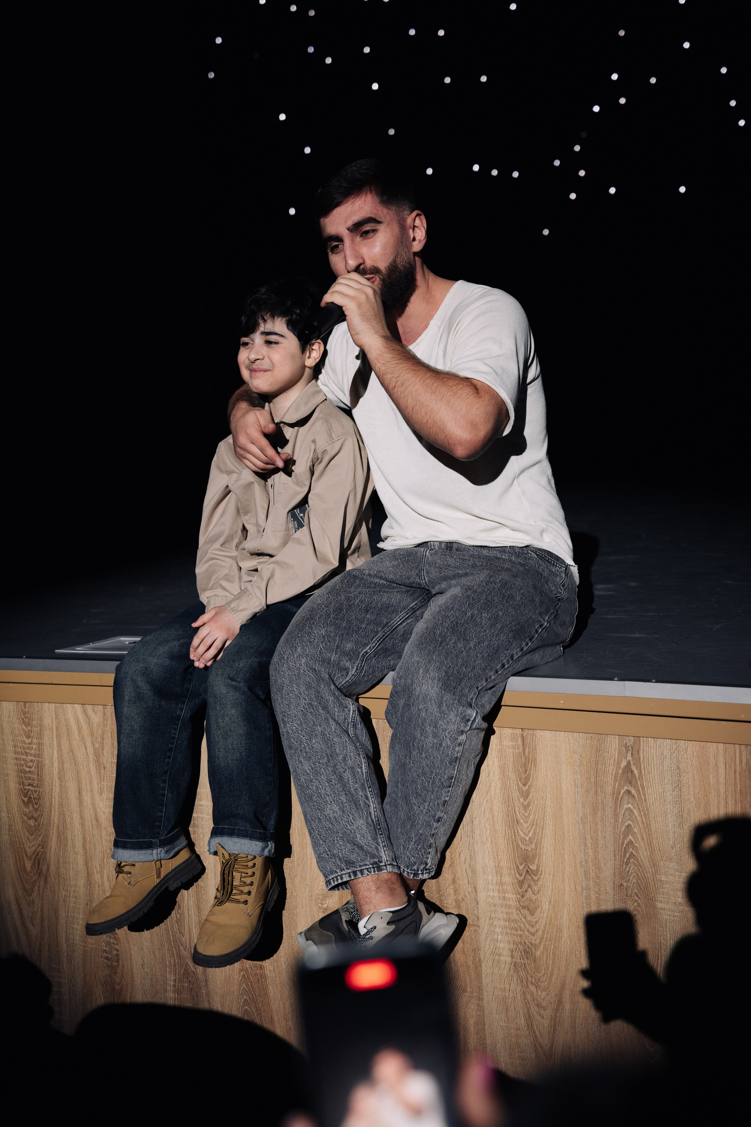 Благотворительный концерт в помощь Артему Сардаряну. Фотограф Артем Севостьянов. Профессиональная фотосъемка в Ногинске, Москве, Московской области и за границей