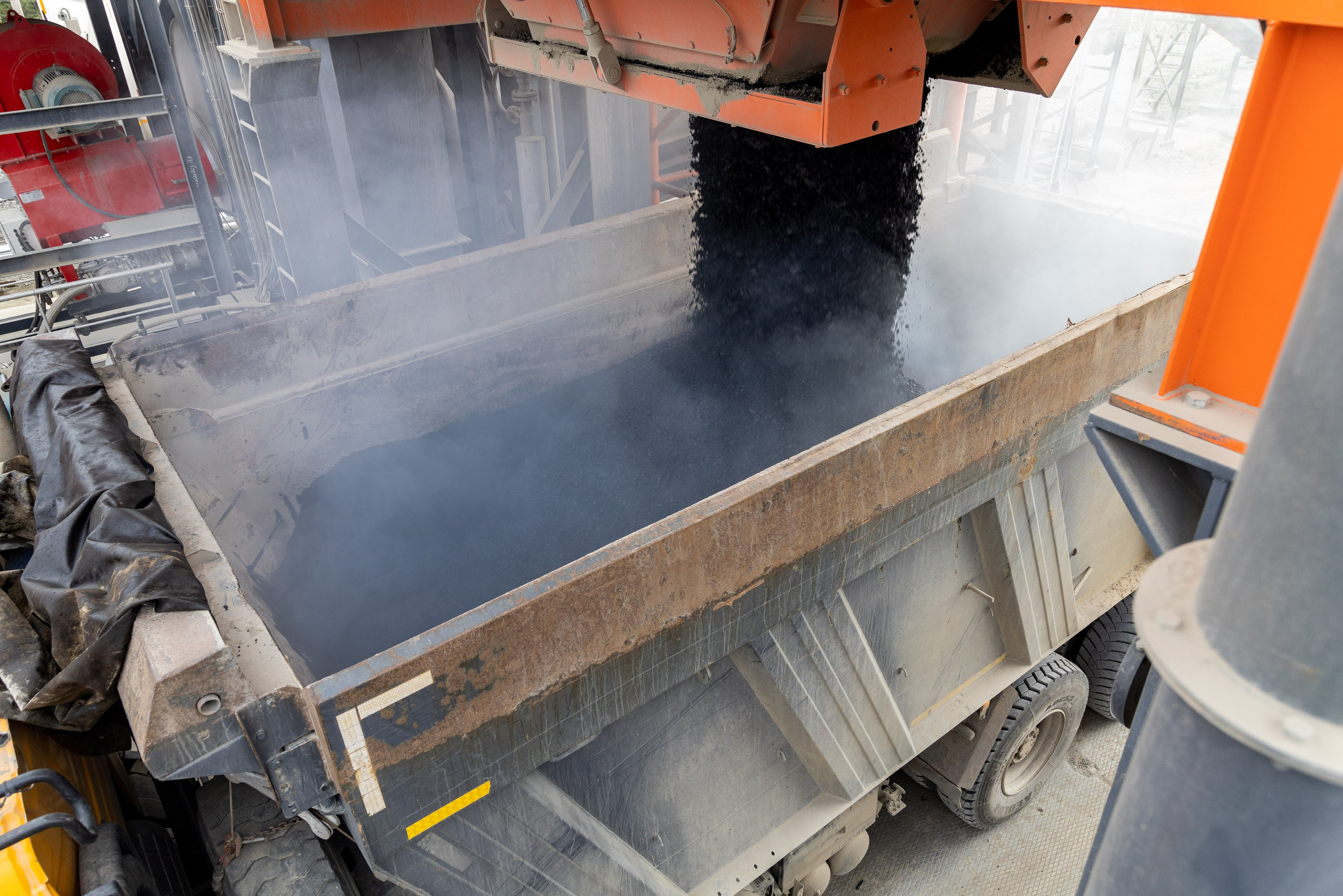 Асфальтовый завод, г. Нижняя Тура. Фотограф Родион Нарудинов