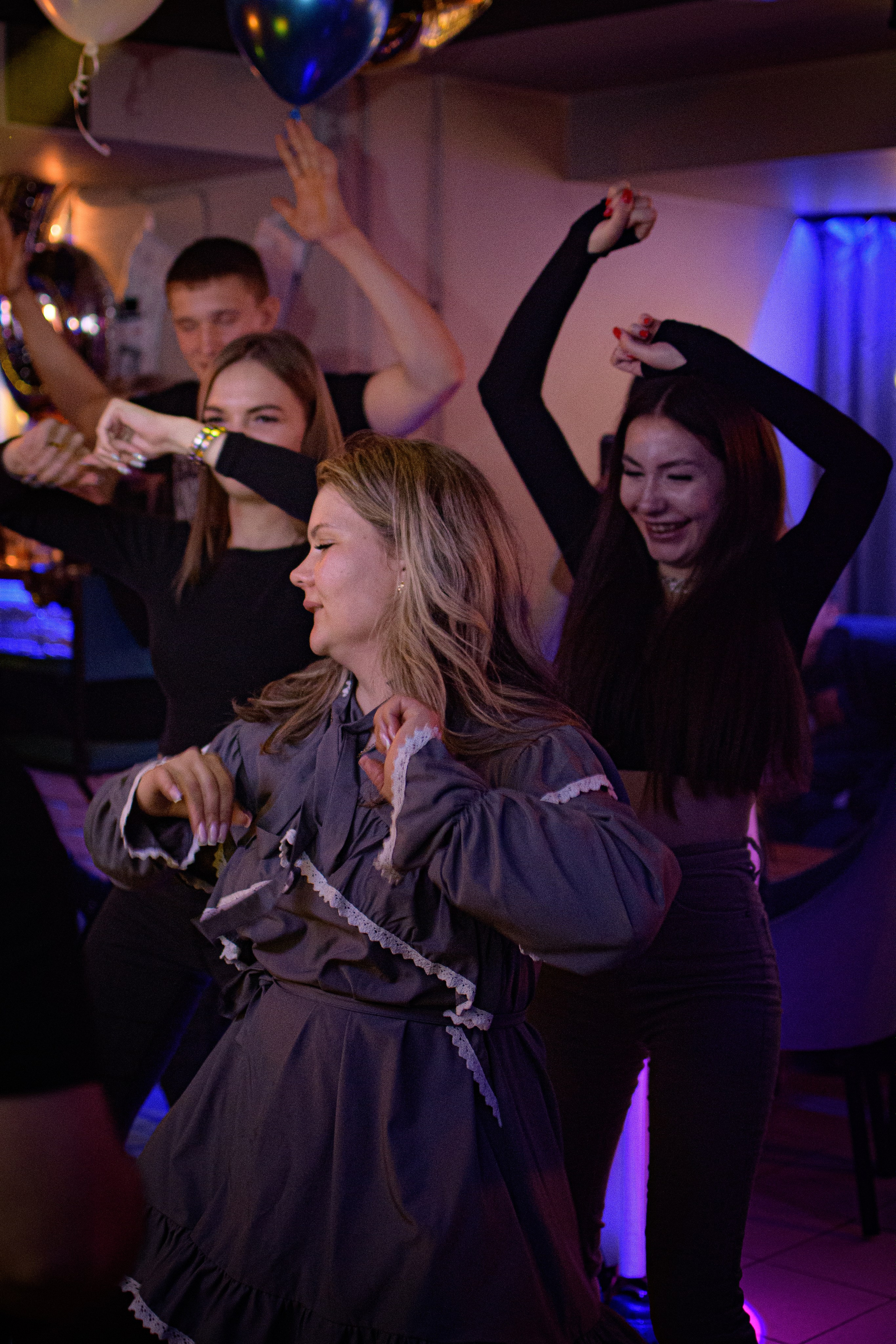 HOLLYWOOD / 6 YEARS. Photokarish