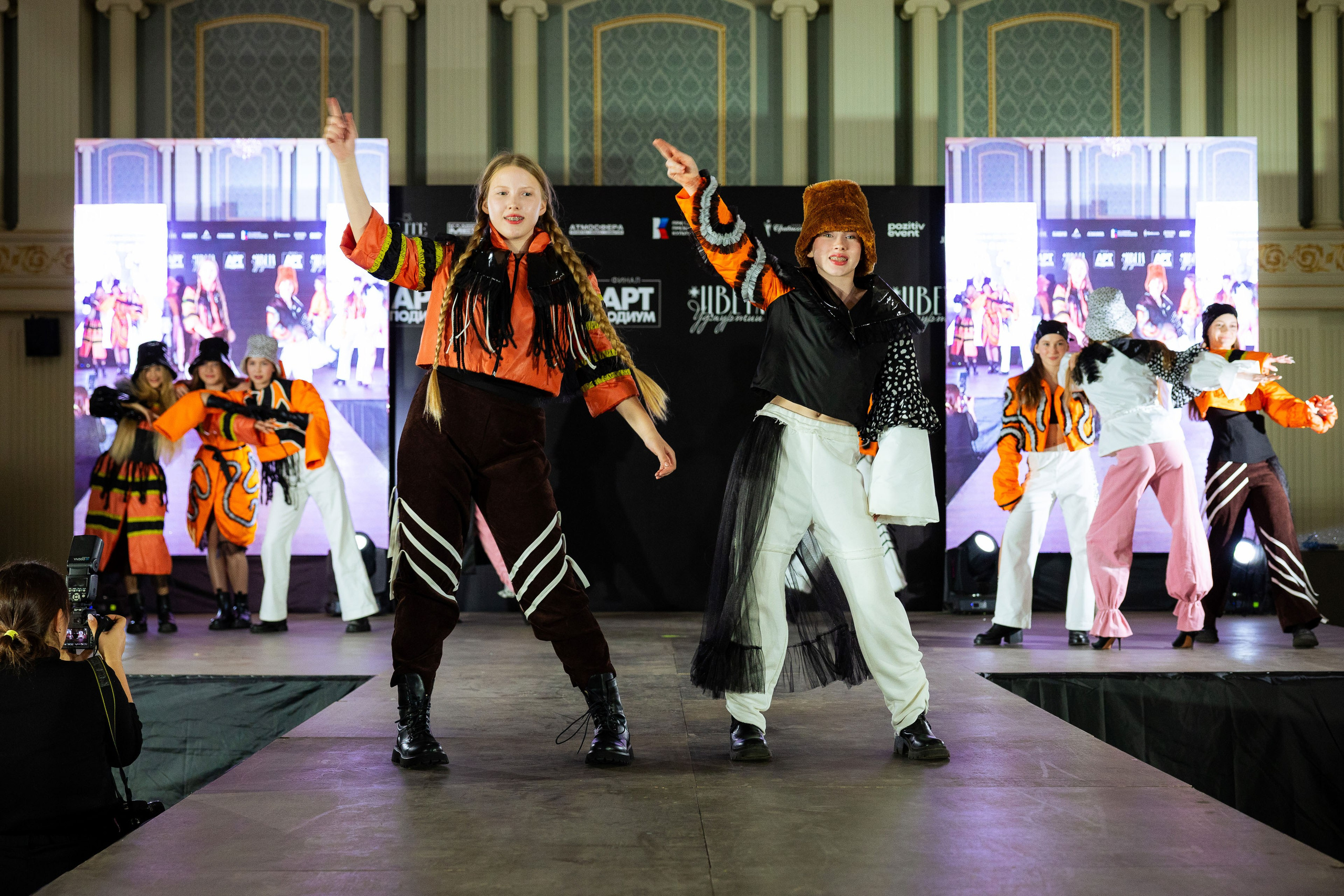 Арт-подиум «Цвета Удмуртии». Показ мод [25/10/24]. Фотограф Виноградов Константин