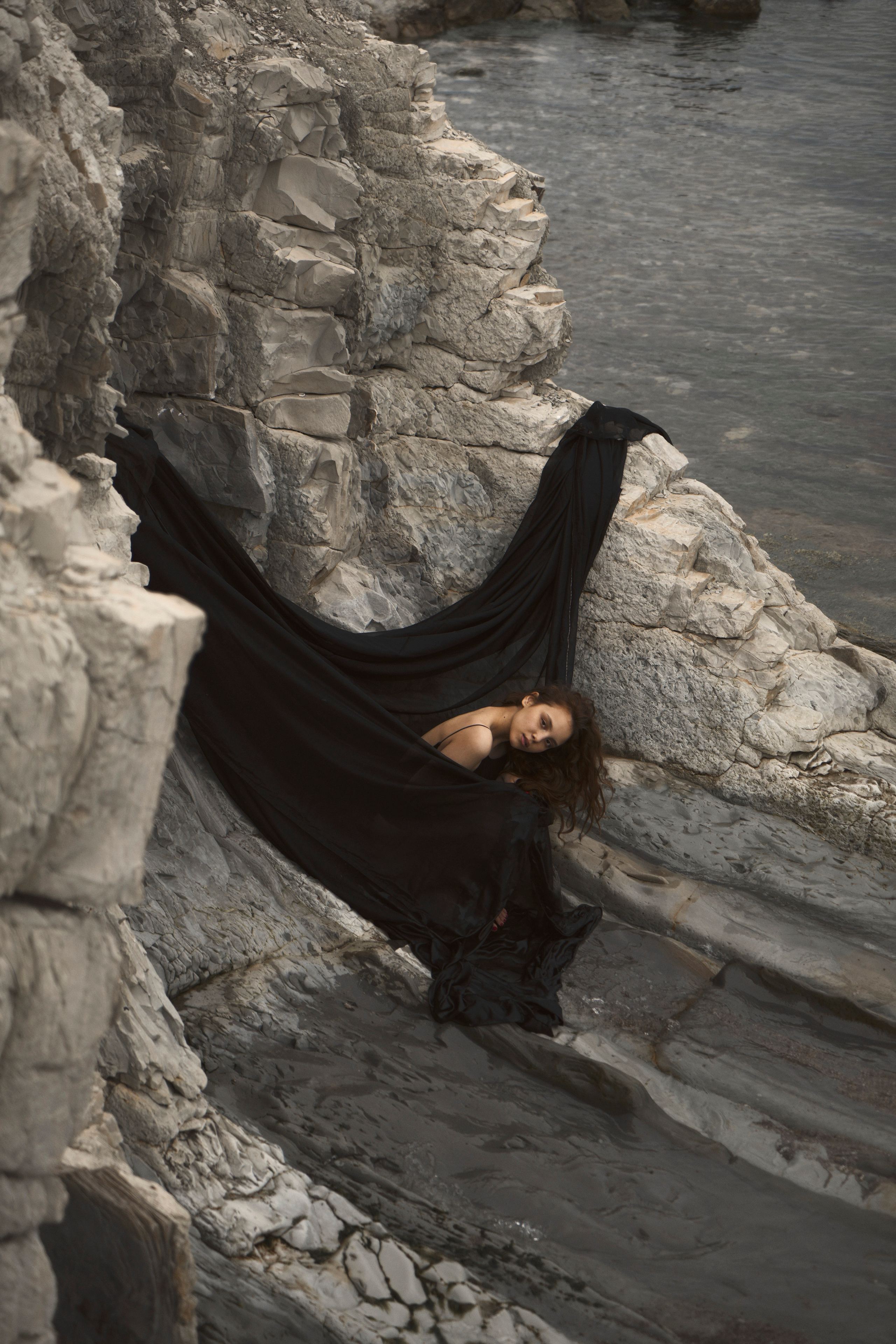 Амина фотосессия скала у моря. Видеограф фотограф Новороссийск Анапа Геленджик