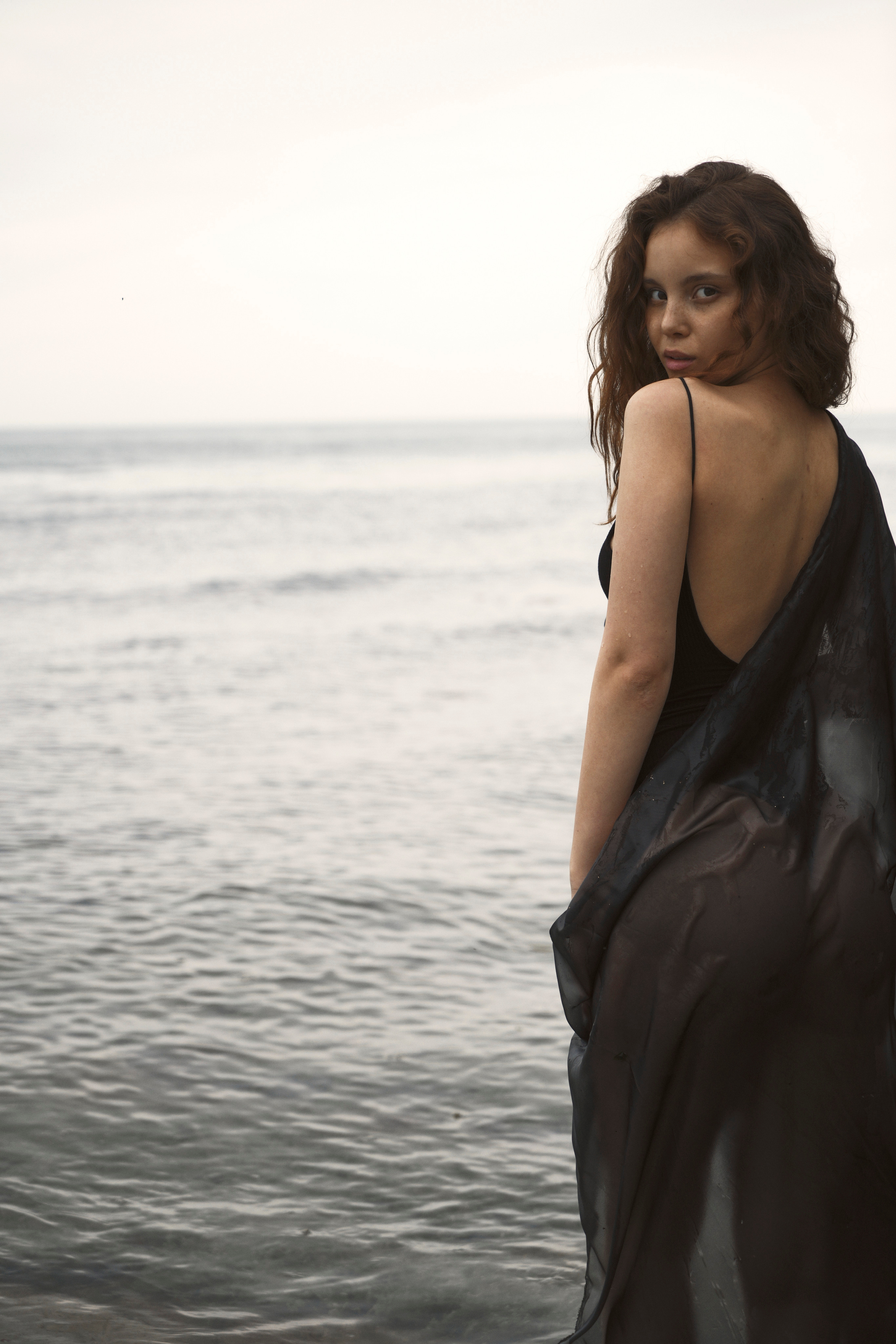 Амина фотосессия скала у моря. Видеограф фотограф Новороссийск Анапа Геленджик