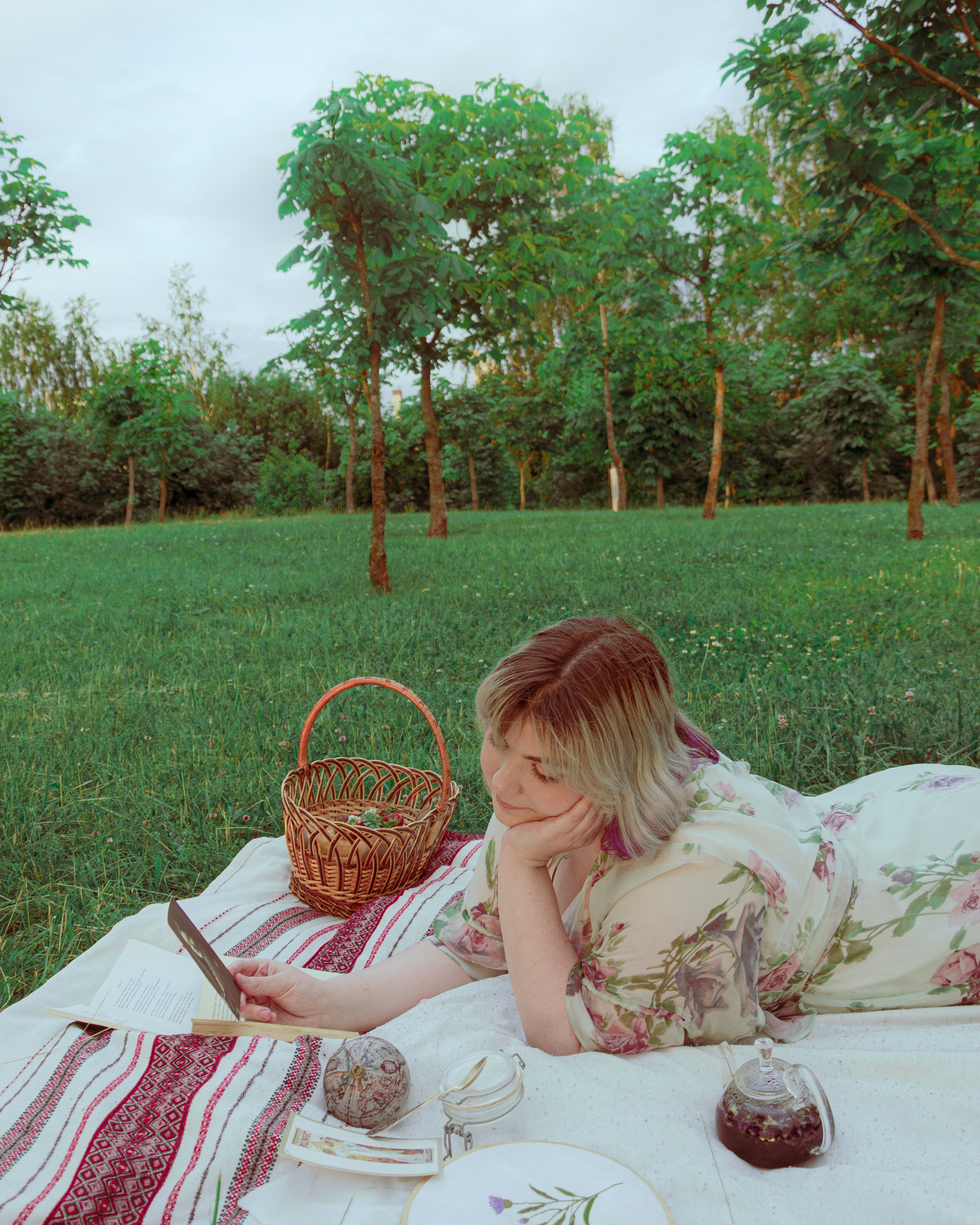 Cottage core picnic. Photographer Barcelona