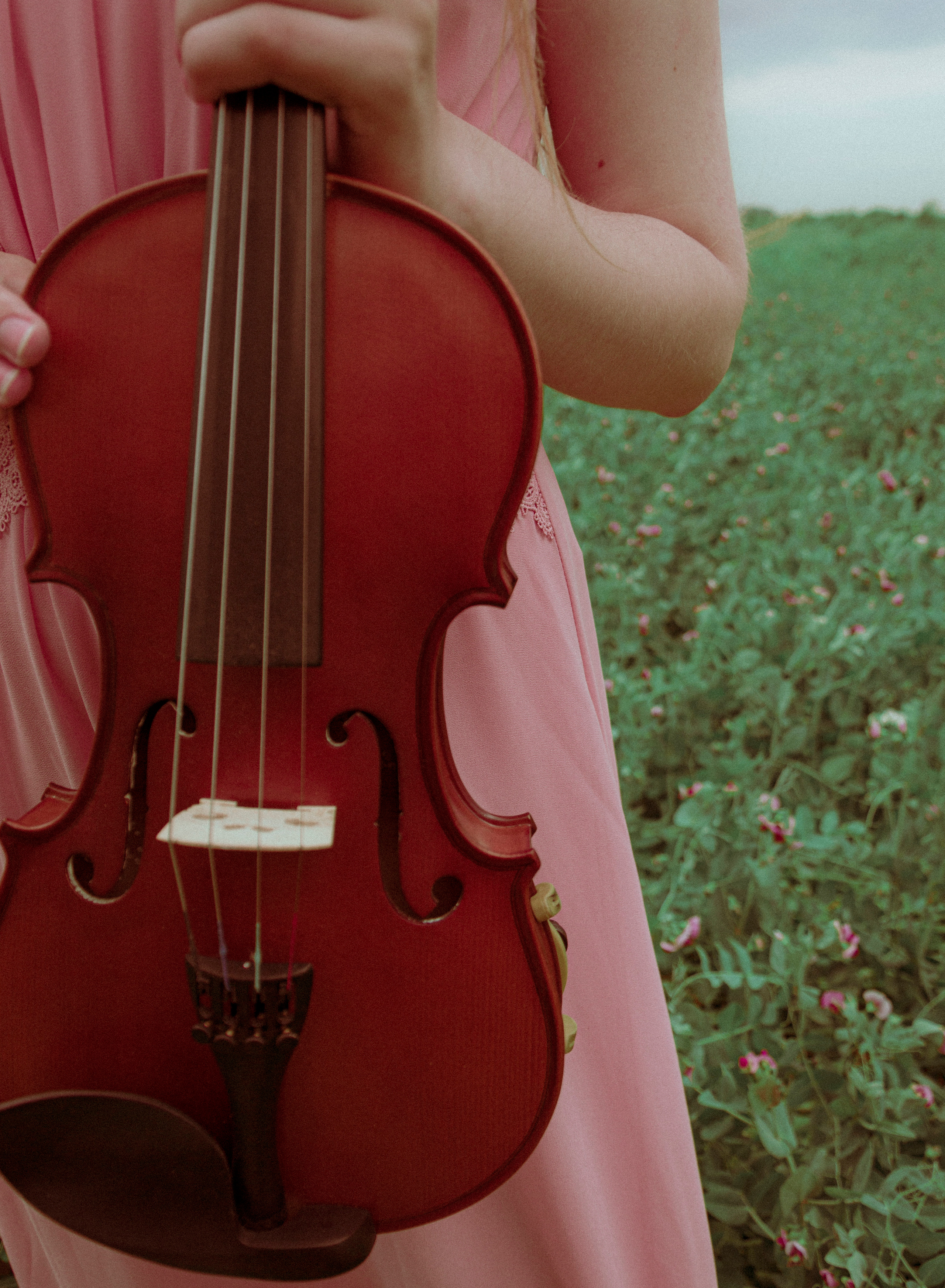 The elf whith the violin. Photographer Barcelona
