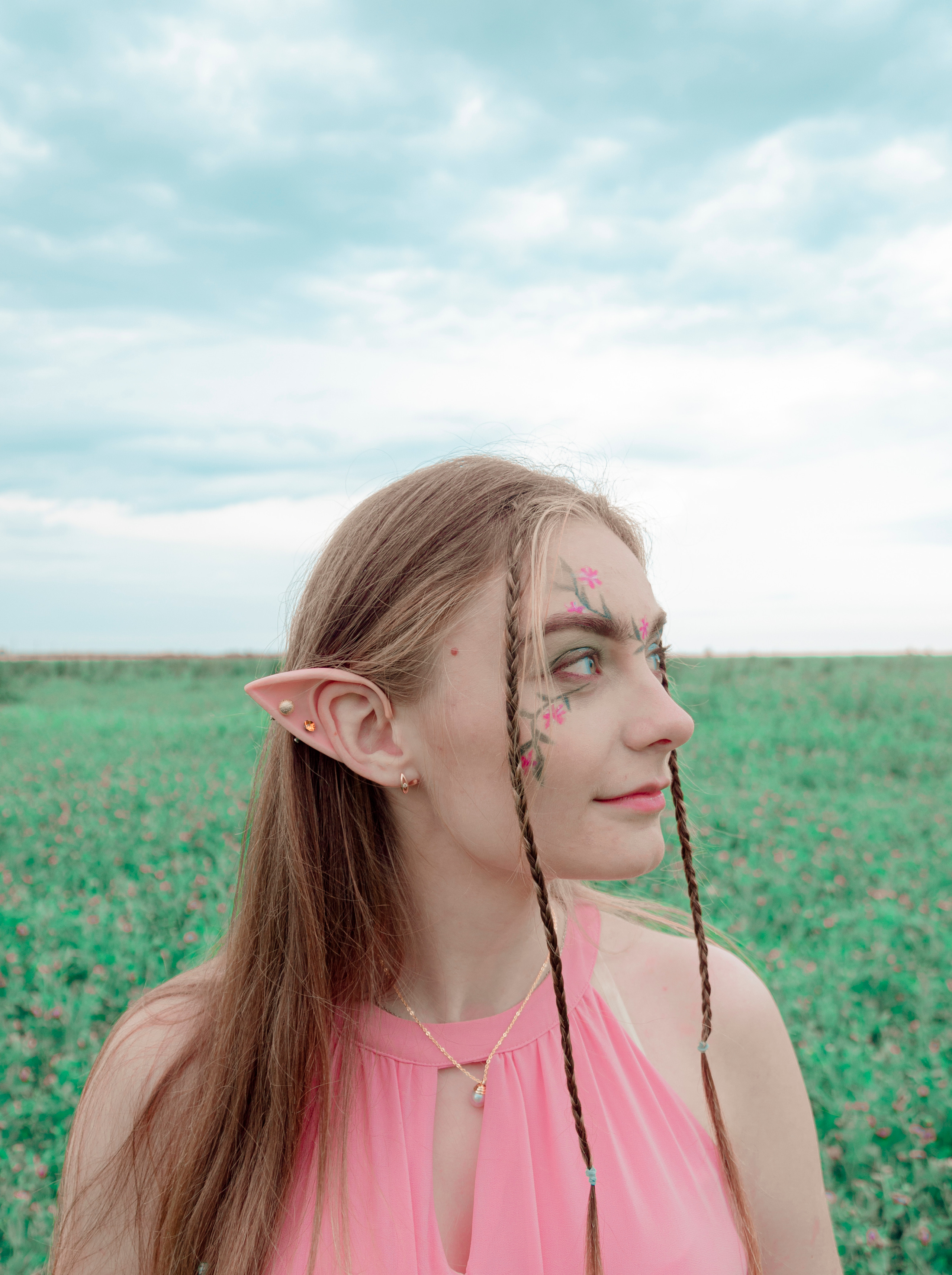 The elf whith the violin. Photographer Barcelona