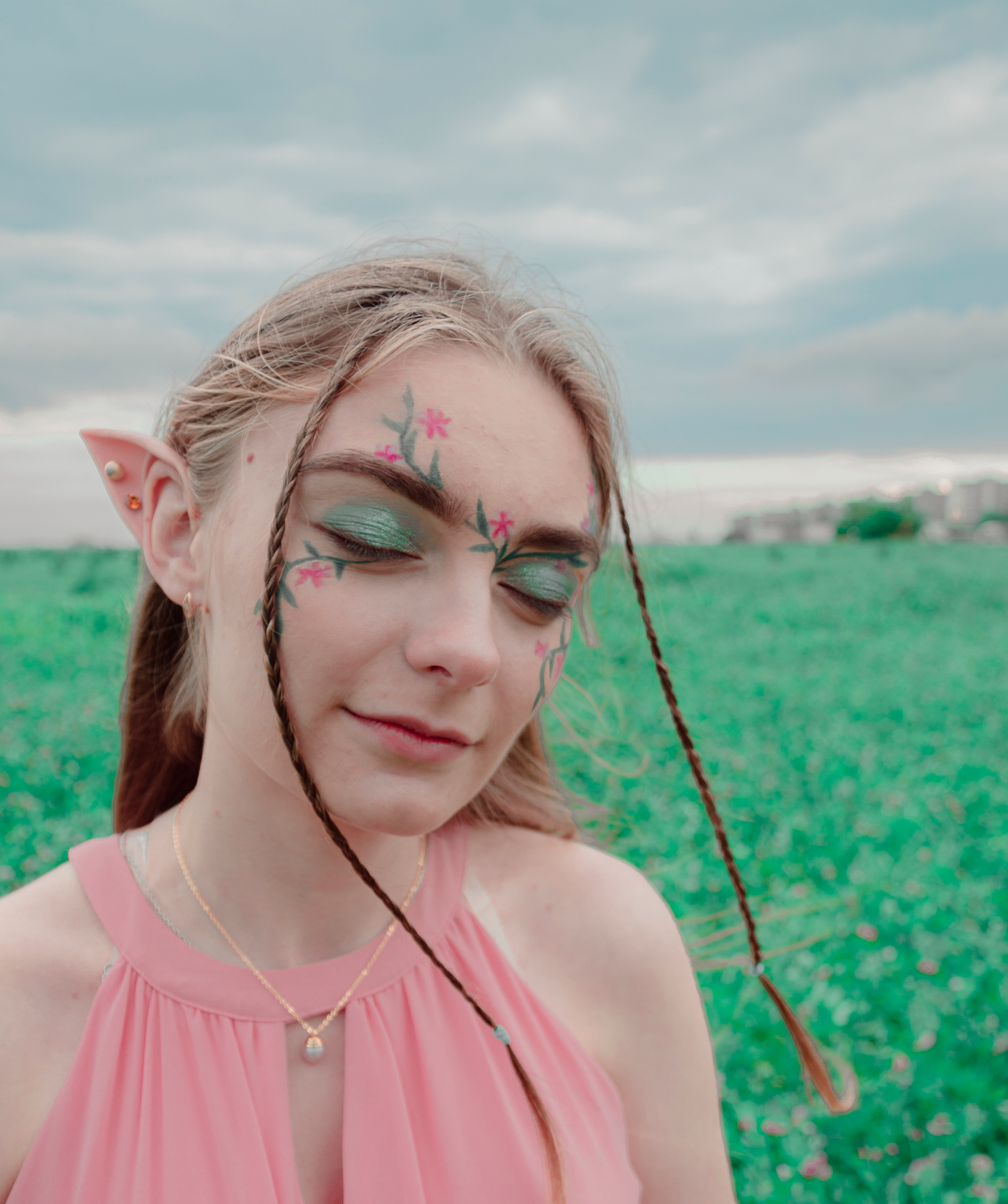 The elf whith the violin. Photographer Barcelona