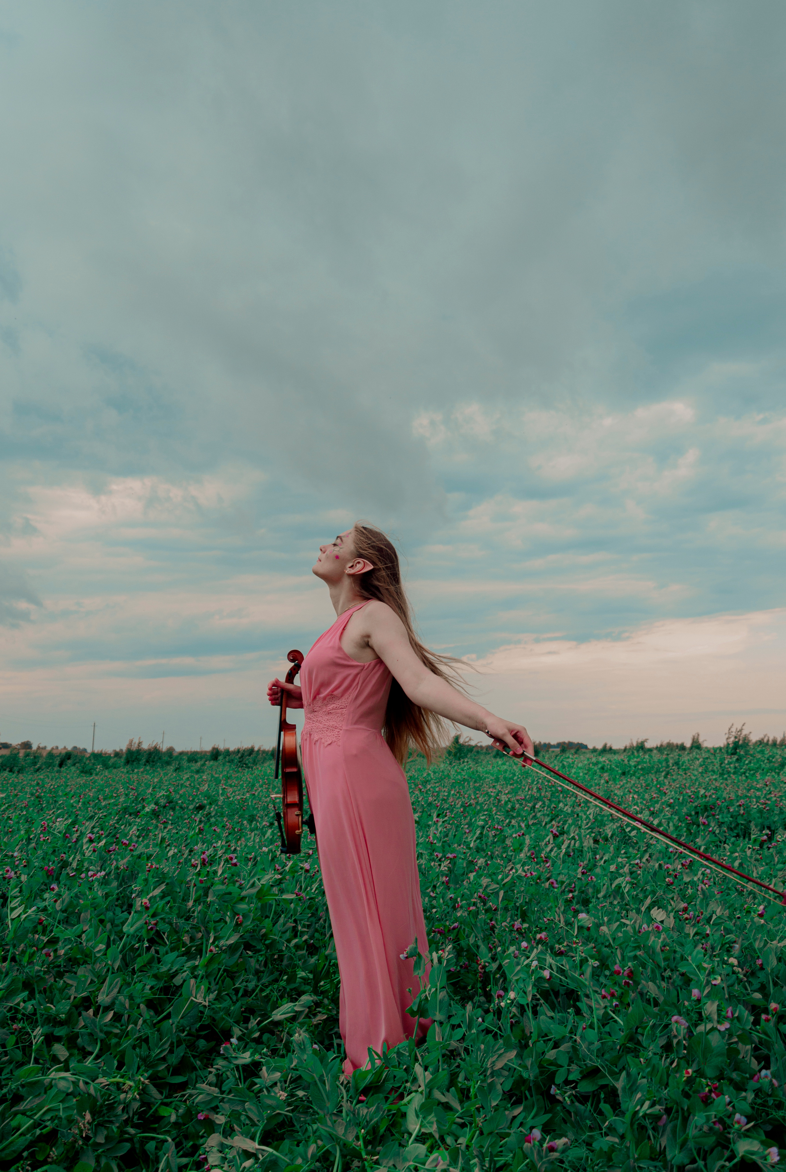 The elf whith the violin. Photographer Barcelona