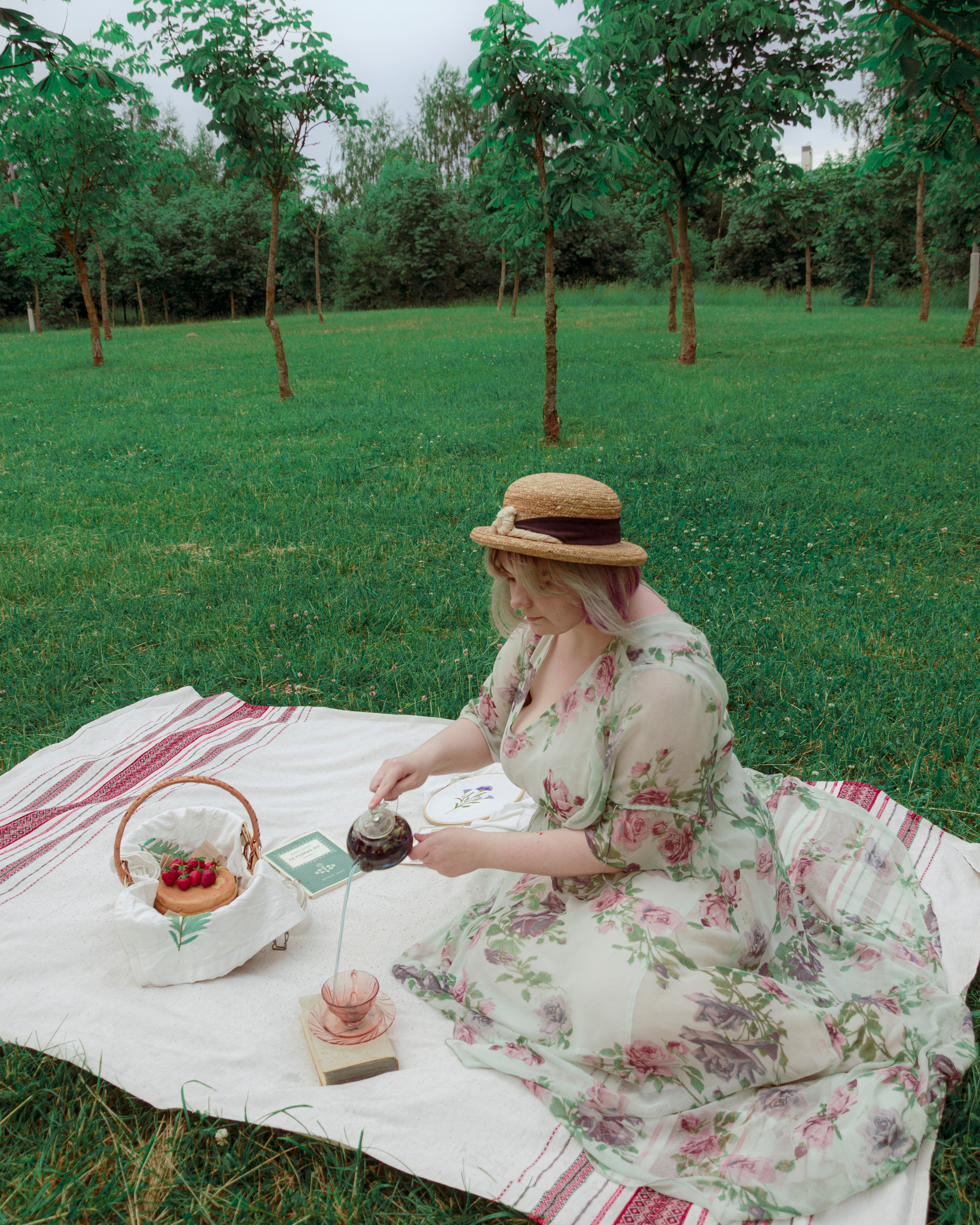 Cottage core picnic. Photographer Barcelona