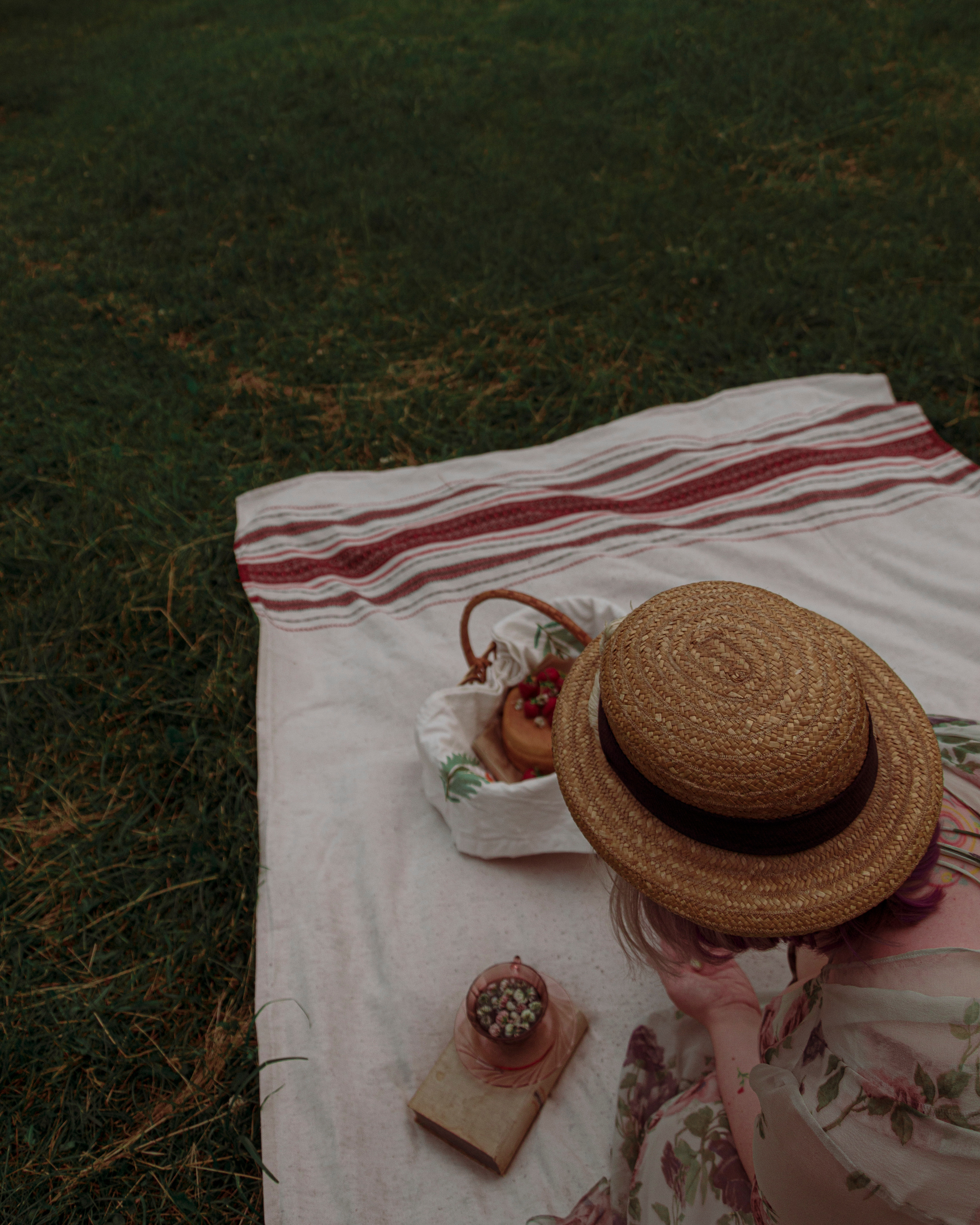 Cottage core picnic. Photographer Barcelona