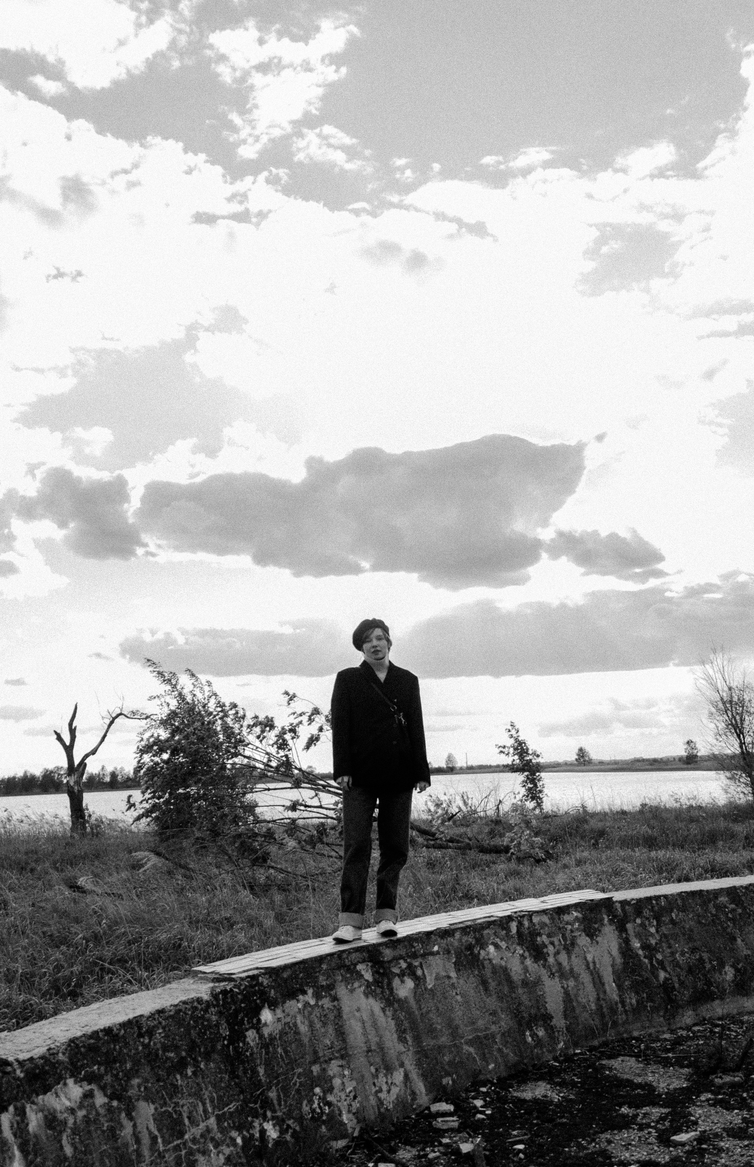 Mid 20's. Photographer Barcelona