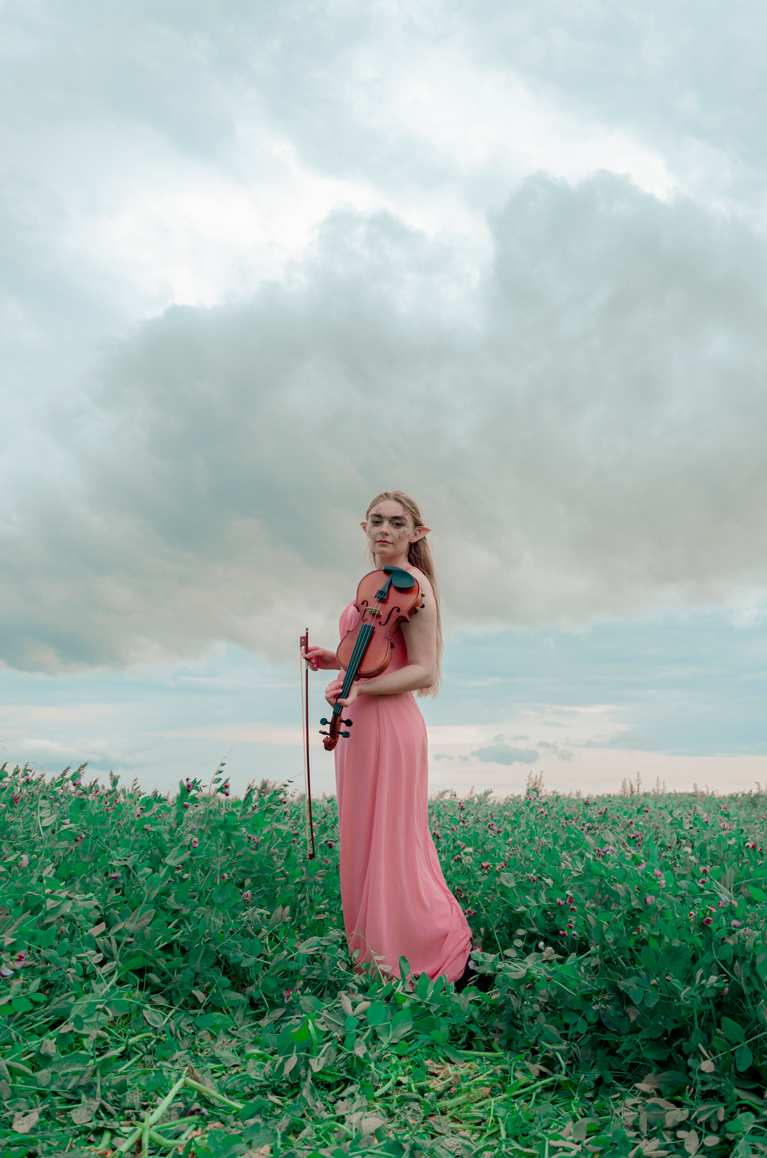 The elf whith the violin. Photographer Barcelona