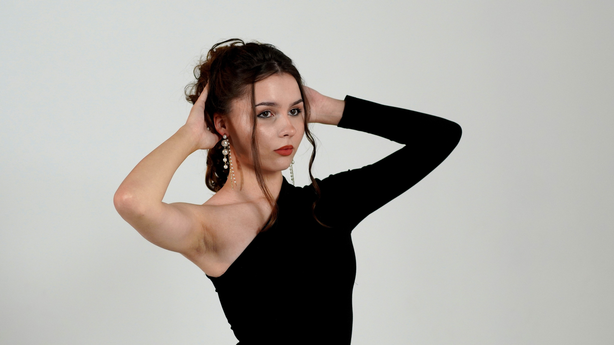 Фотосессии с моделью для маркетплейсов. Коллекции одежды, украшений, аксессуаров. Свадебный видеограф и фотограф в Пензе Виталий Гинзбург