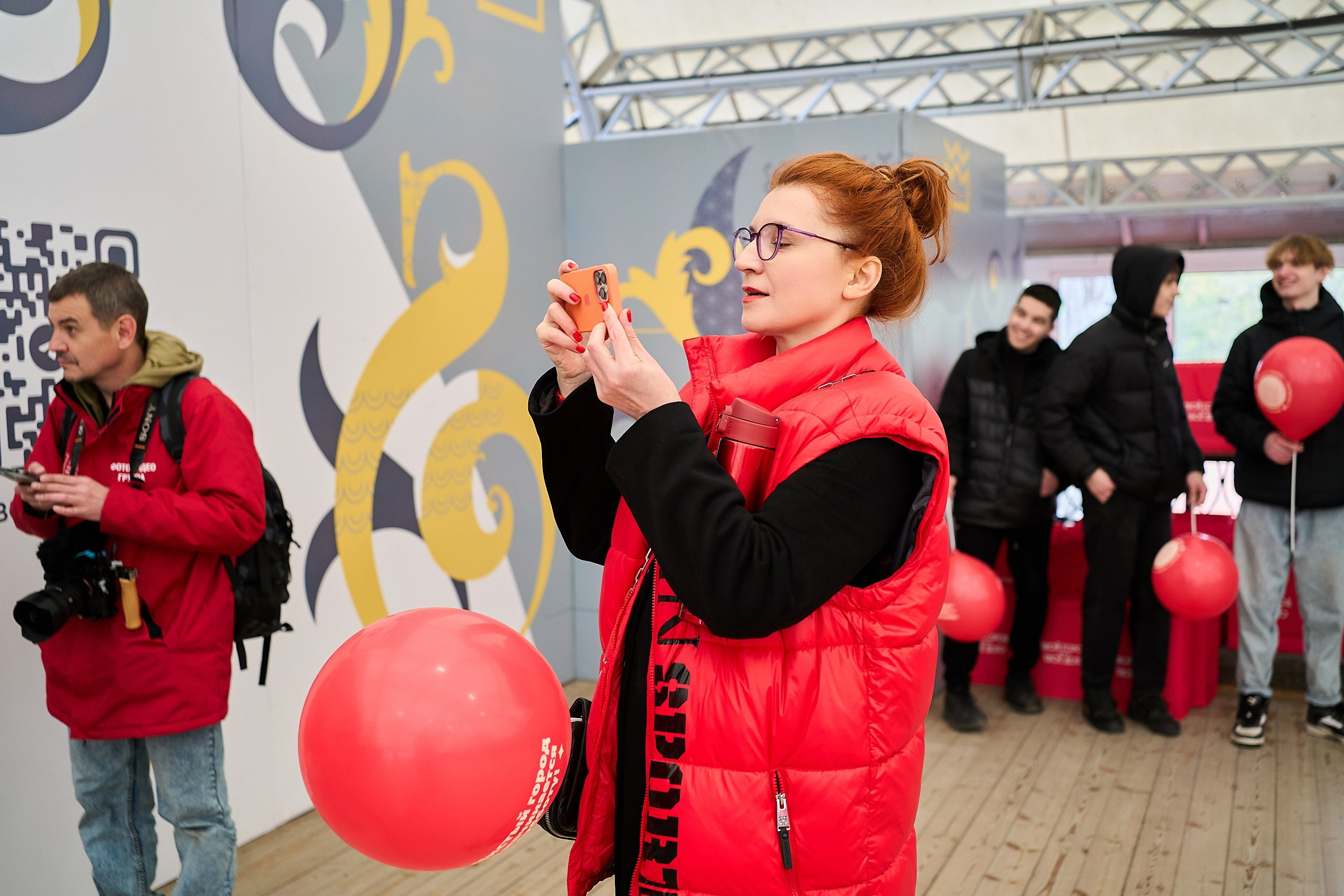 Субботник у Управления делами Мэра и Правительства Москвы. Фотограф и Видеограф в Москве. Олег Корушев