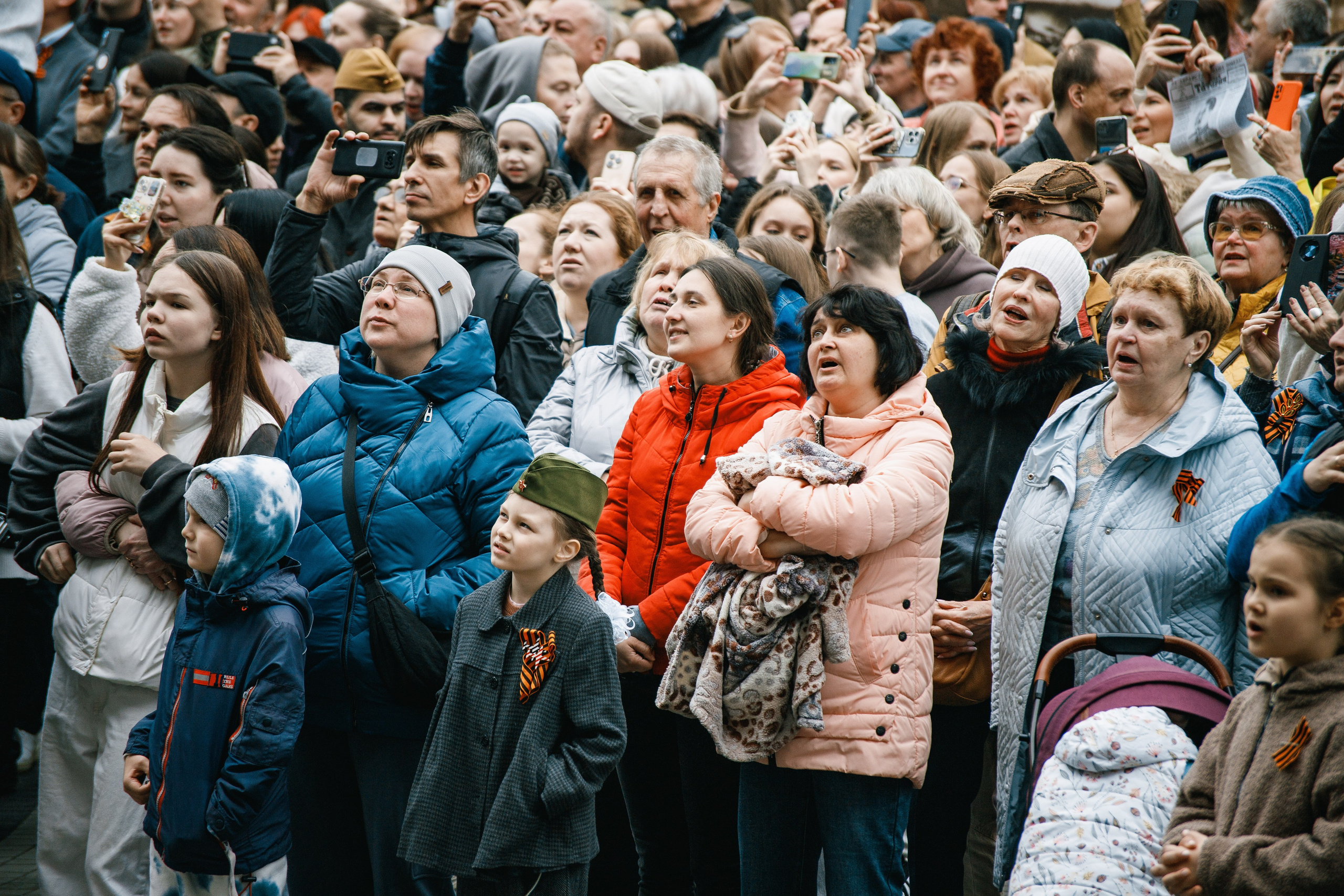 День Победы на ул. Баумана. Портретный и репортажный фотограф Елизавета Рудовская|Казань
