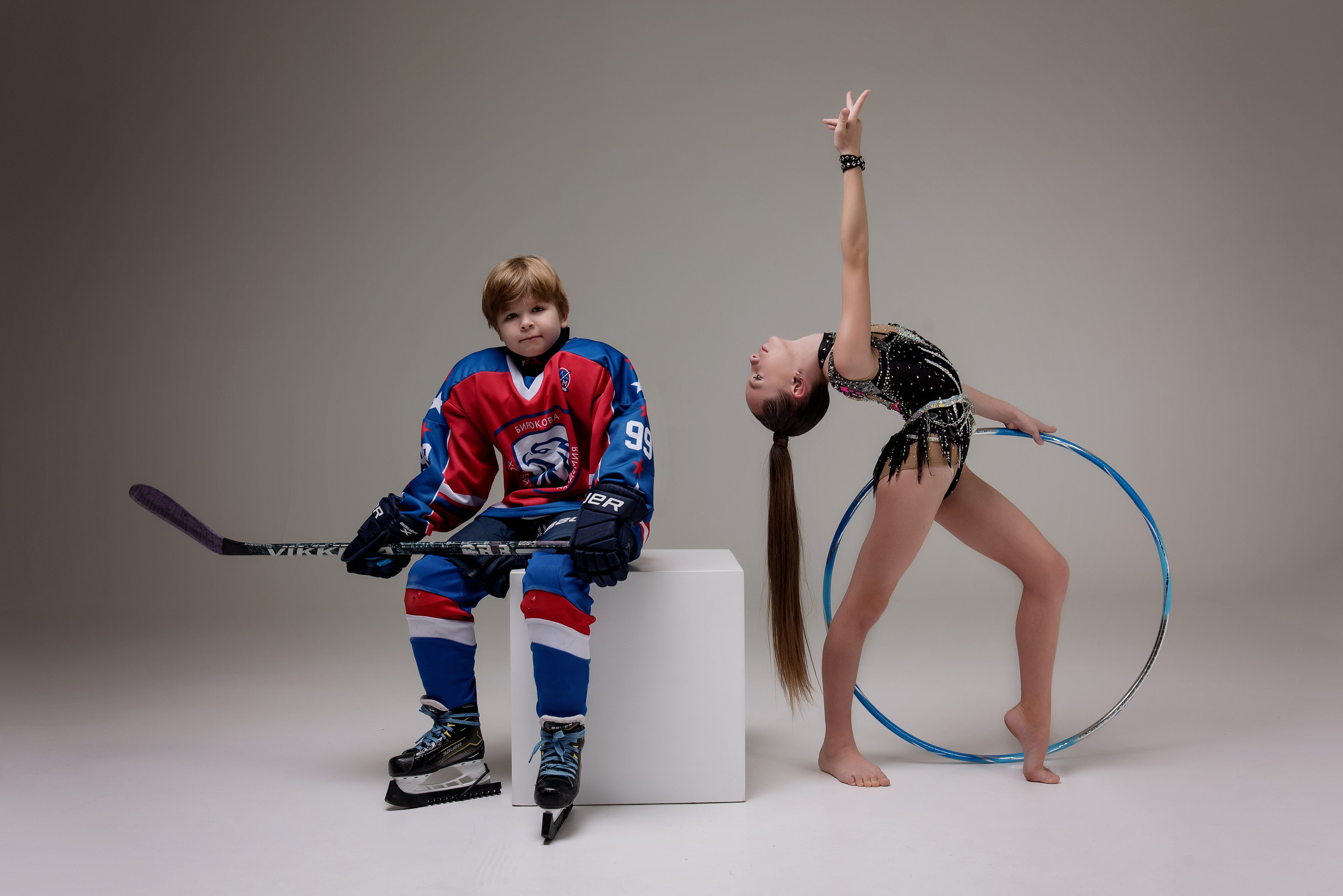 Хоккей — Гимнастика групповая съемка. Детский фотограф в Долгопрудном и Москве