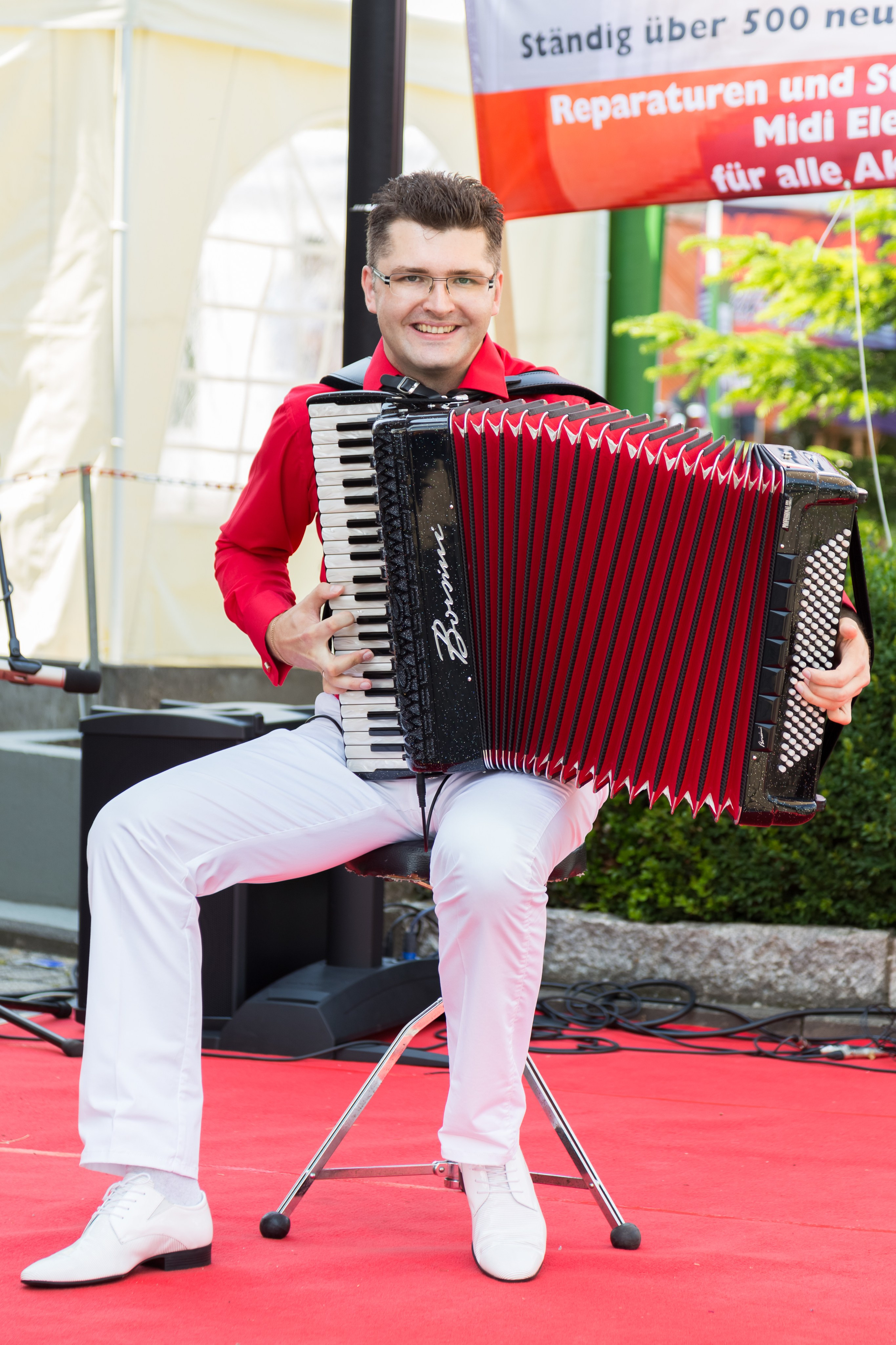 Аккордеонист Мирослав Лелюх