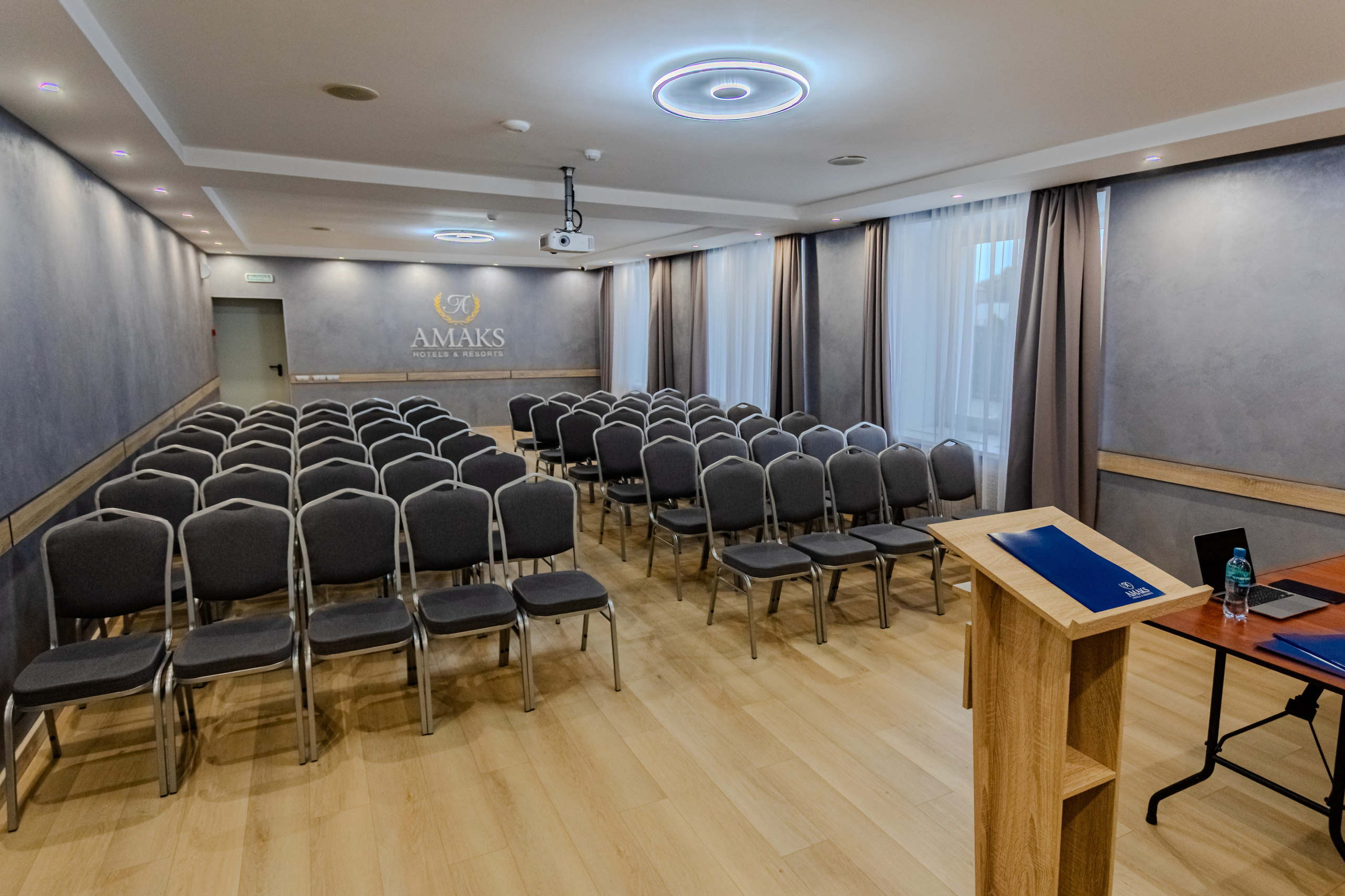 Амакс Сити-отель Уфа, фото Алексея Муравьёва, современный отель,Лобби Амакс Сити-отеля, съёмка фотографа Алексея Муравьёва, гостиничный интерьер,Номера отеля Амакс Сити Уфа, работа фотографа Алексея Муравьёва, комфортабельное размещение,Ресторан Амакс Сити-отеля, фото Алексея Муравьёва, гостиничная кухня,Рецепция Амакс Сити Уфа, съёмка Алексея Муравьёва, сервис для гостей,Спа-зона отеля Амакс Сити, фото Алексея Муравьёва, оздоровительные услуги,Конференц-зал Амакс Сити-отеля, работа фотографа Алексея Муравьёва, бизнес-мероприятия,Лифт отеля Амакс Сити Уфа, съёмка Алексея Муравьёва, современный дизайн,Номера люкс Амакс Сити, фото Алексея Муравьёва, премиальный комфорт,Зона отдыха Амакс Сити-отеля, работа фотографа Алексея Муравьёва, релакс для гостей,Инфраструктура Амакс Сити Уфа, съёмка Алексея Муравьёва, гостиничные услуги,Паркинг отеля Амакс Сити, фото Алексея Муравьёва, безопасность гостей,Вестибюль Амакс Сити, работа фотографа Алексея Муравьёва, элегантность интерьера,Номера стандарт Амакс Сити-отеля, съёмка Алексея Муравьёва, удобство проживания,Общественные зоны Амакс Сити Уфа, фото Алексея Муравьёва, современный дизайн,Ресторан и бар Амакс Сити, работа фотографа Алексея Муравьёва, гастрономические предложения,Интерьер отеля Амакс Сити Уфа, фото Алексея Муравьёва, гостиничный стиль,Мебель номеров Амакс Сити, съёмка Алексея Муравьёва, комфорт для постояльцев,Освещение отеля Амакс Сити, работа фотографа Алексея Муравьёва, уют для гостей,Терраса Амакс Сити-отеля, фото Алексея Муравьёва, панорамный вид