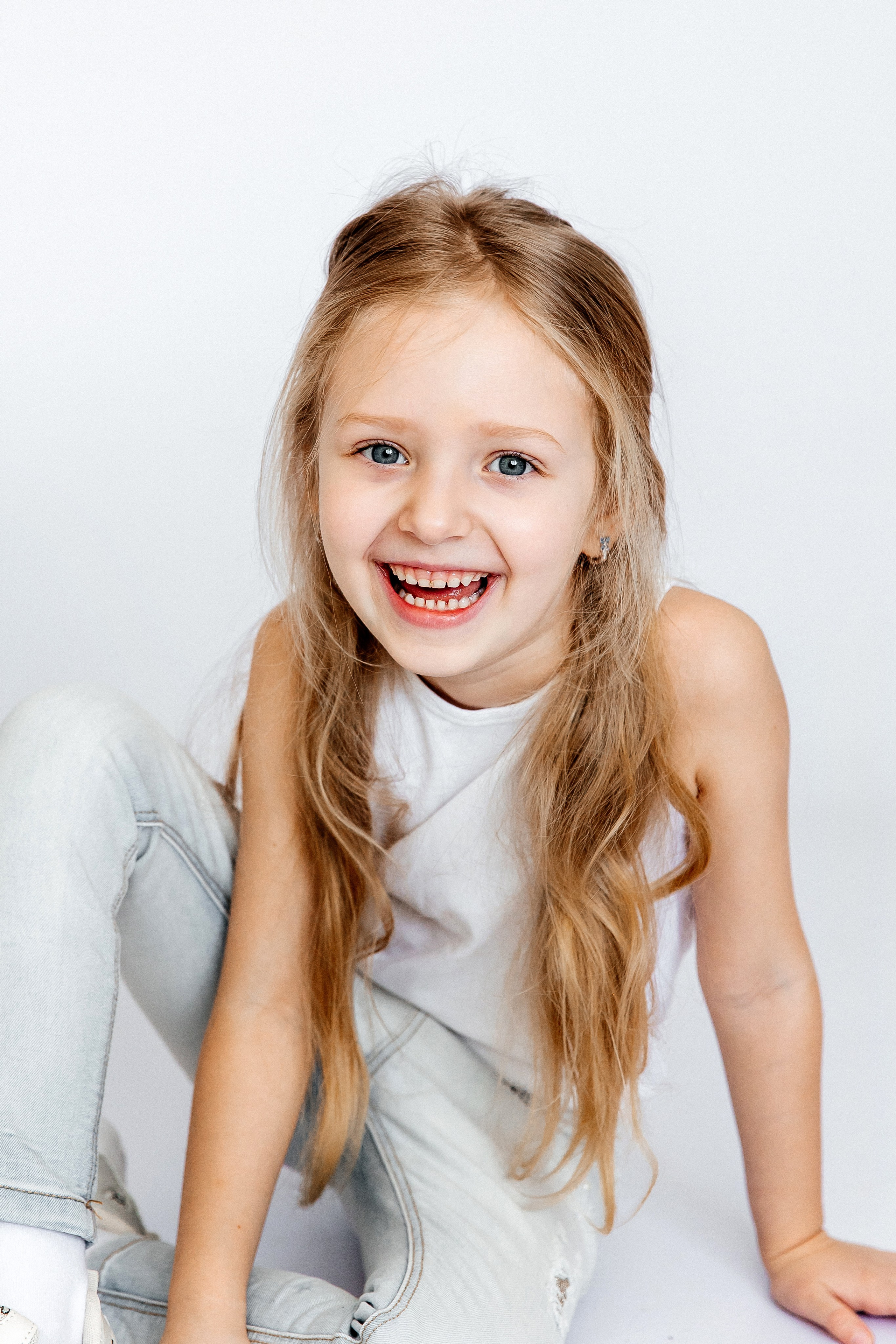 Белый фон. Детский фотограф, выпускные альбомы в Нижнем Новгороде Бодягина Мария