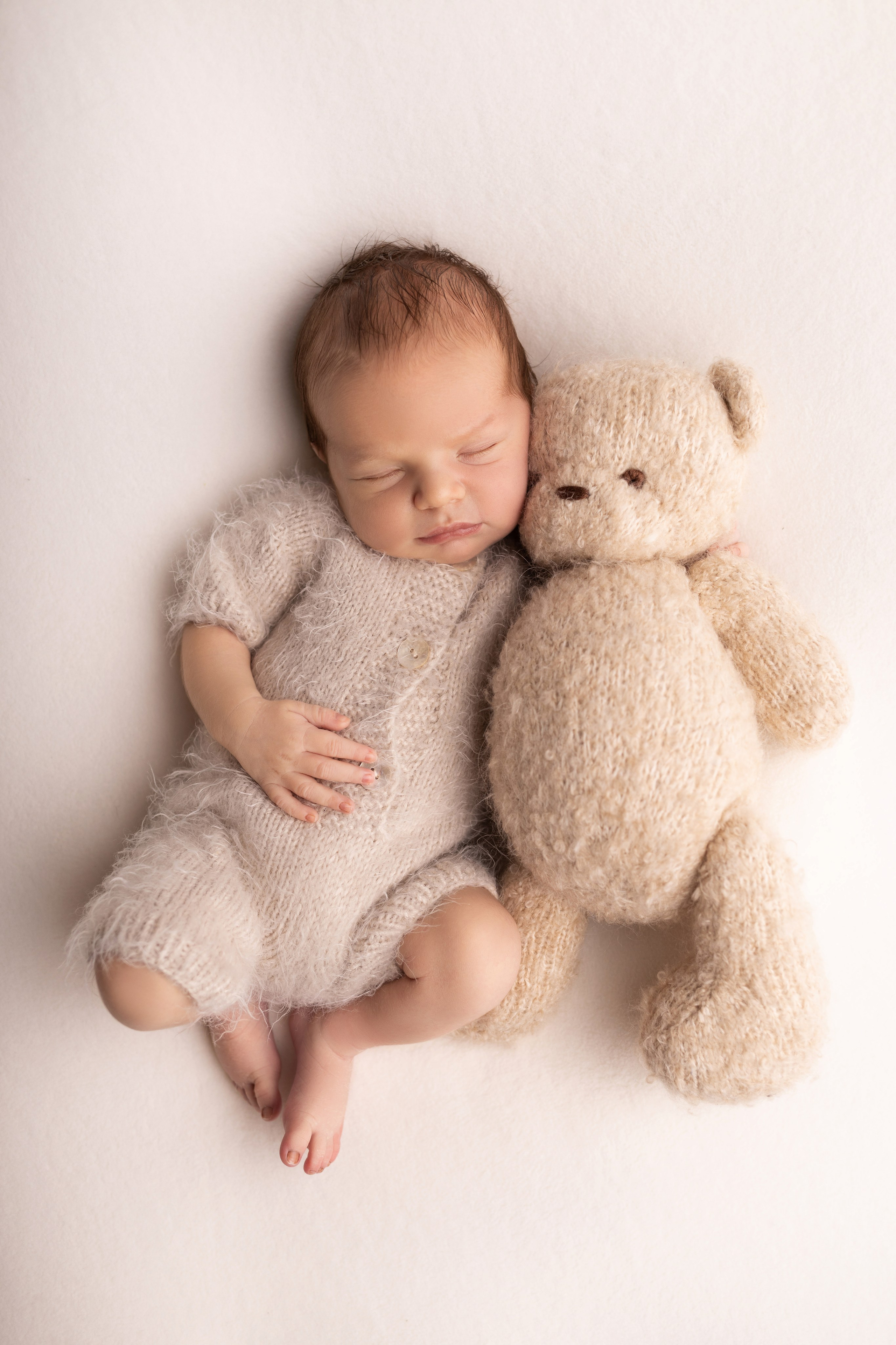 Классическая фотосессия малыша. Фотограф новорожденных малышей в Омске и Омской области Эльвира Камаева