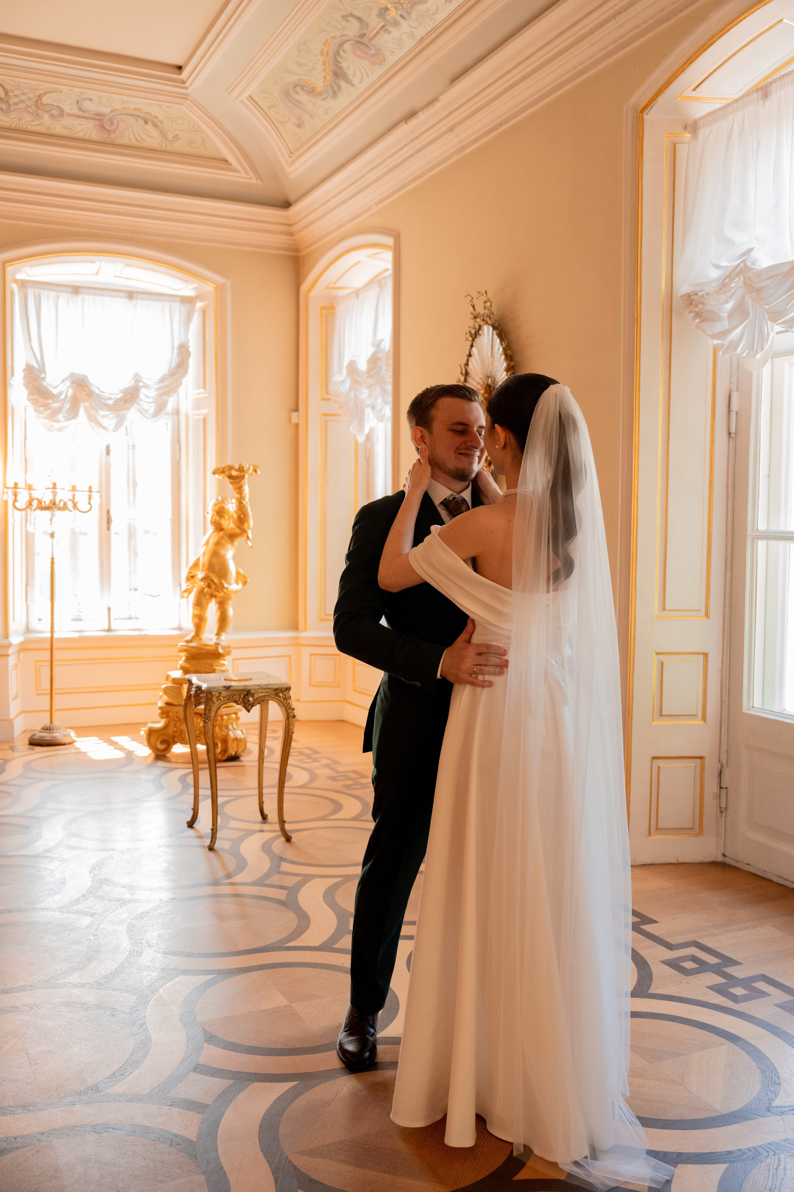 Влад и Илина в Кусково. Свадебный фотограф в Москве Анна Полушина