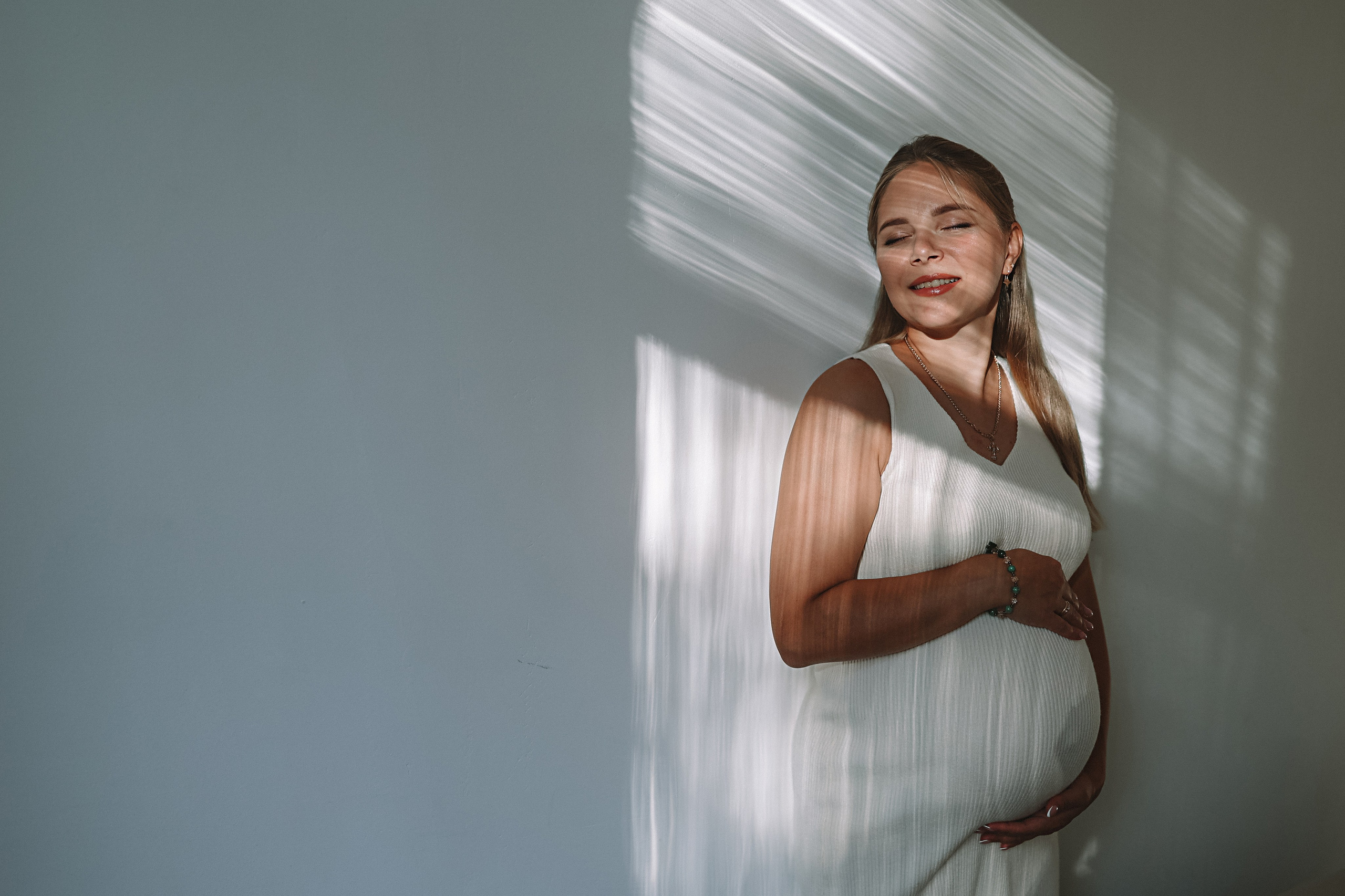 Квартира (беременность). Семейный фотограф Тюмень, фотограф на роды Салмина Мария