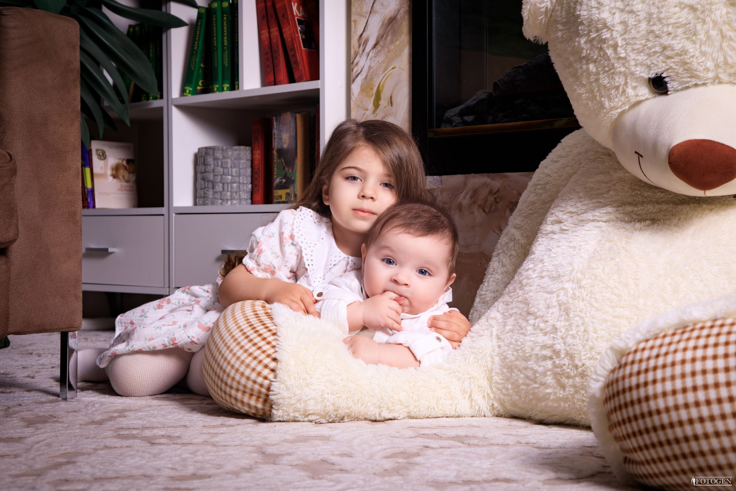 Фотосессия Девочек до 3 лет в Интерьере — Fotogen. Интерьерная фотостудия FOTOGEN г. Краснодар