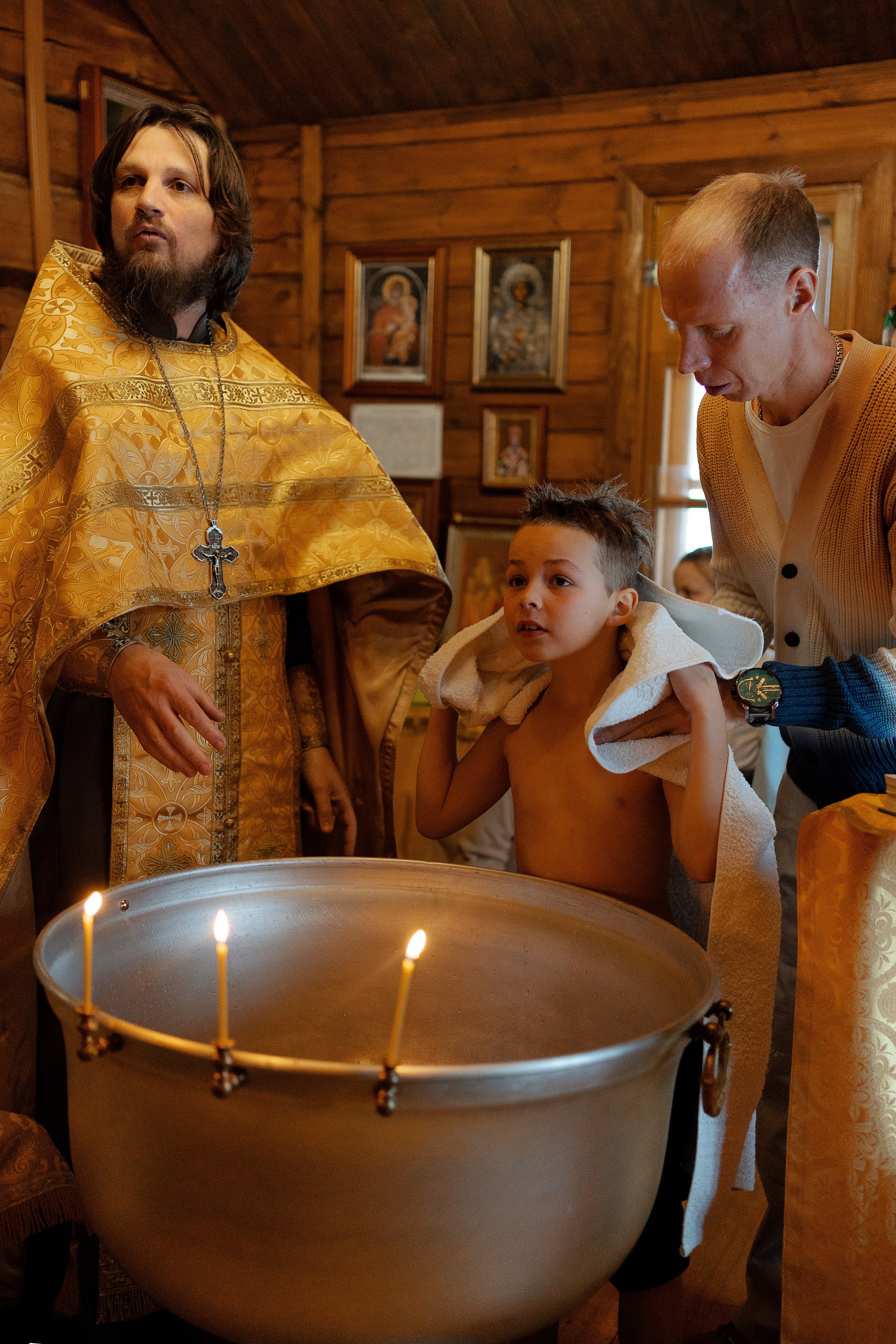 Таинство Крещения в храме Преподобного Сергия Радонежского в Новых Ватутинках…. Семейный и детский фотограф в Москве Екатерина Офицерова
