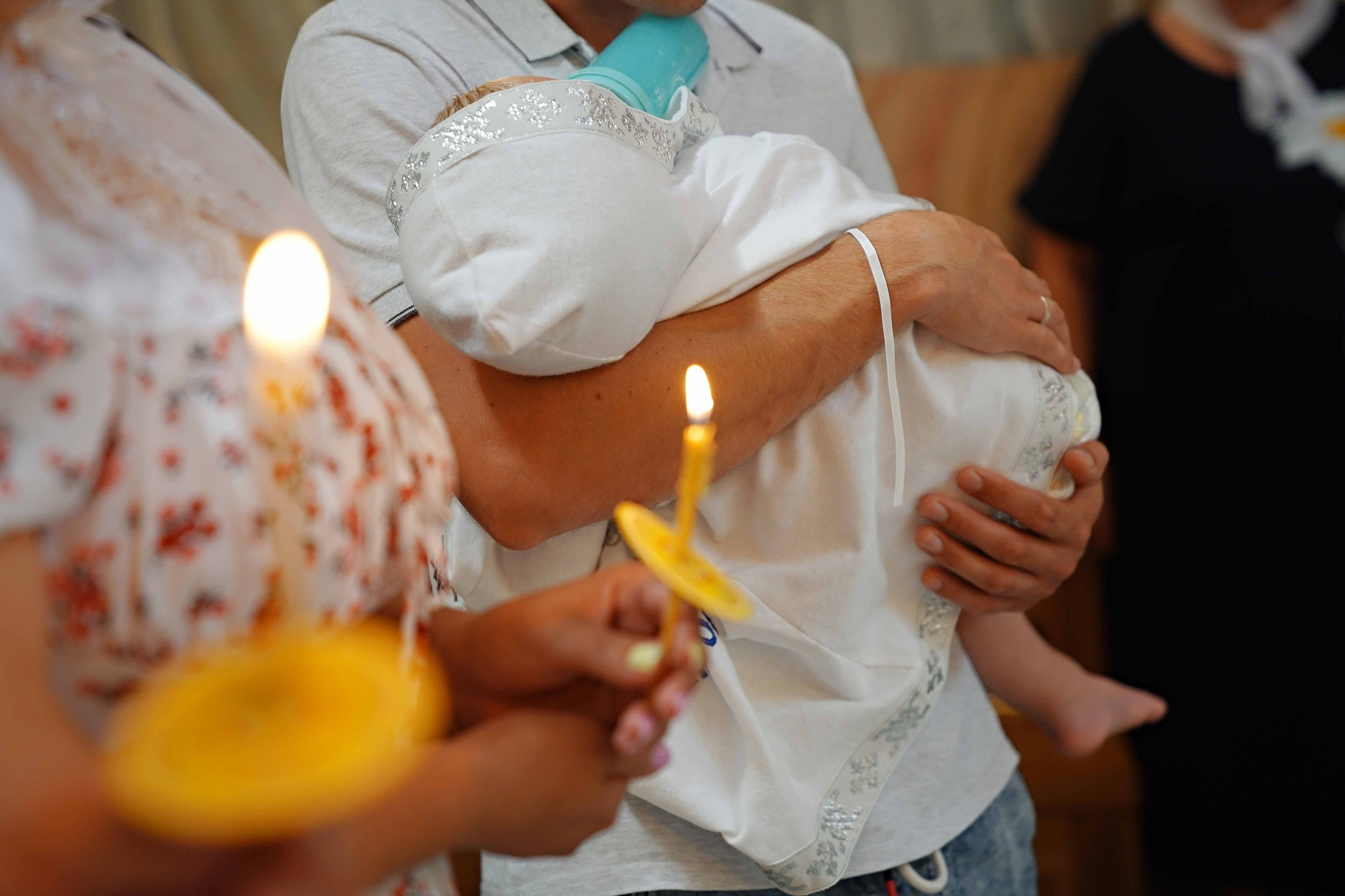 Таинство Крещения в храме Живоначальной Троицы в Троицке. Семейный и детский фотограф в Москве Екатерина Офицерова