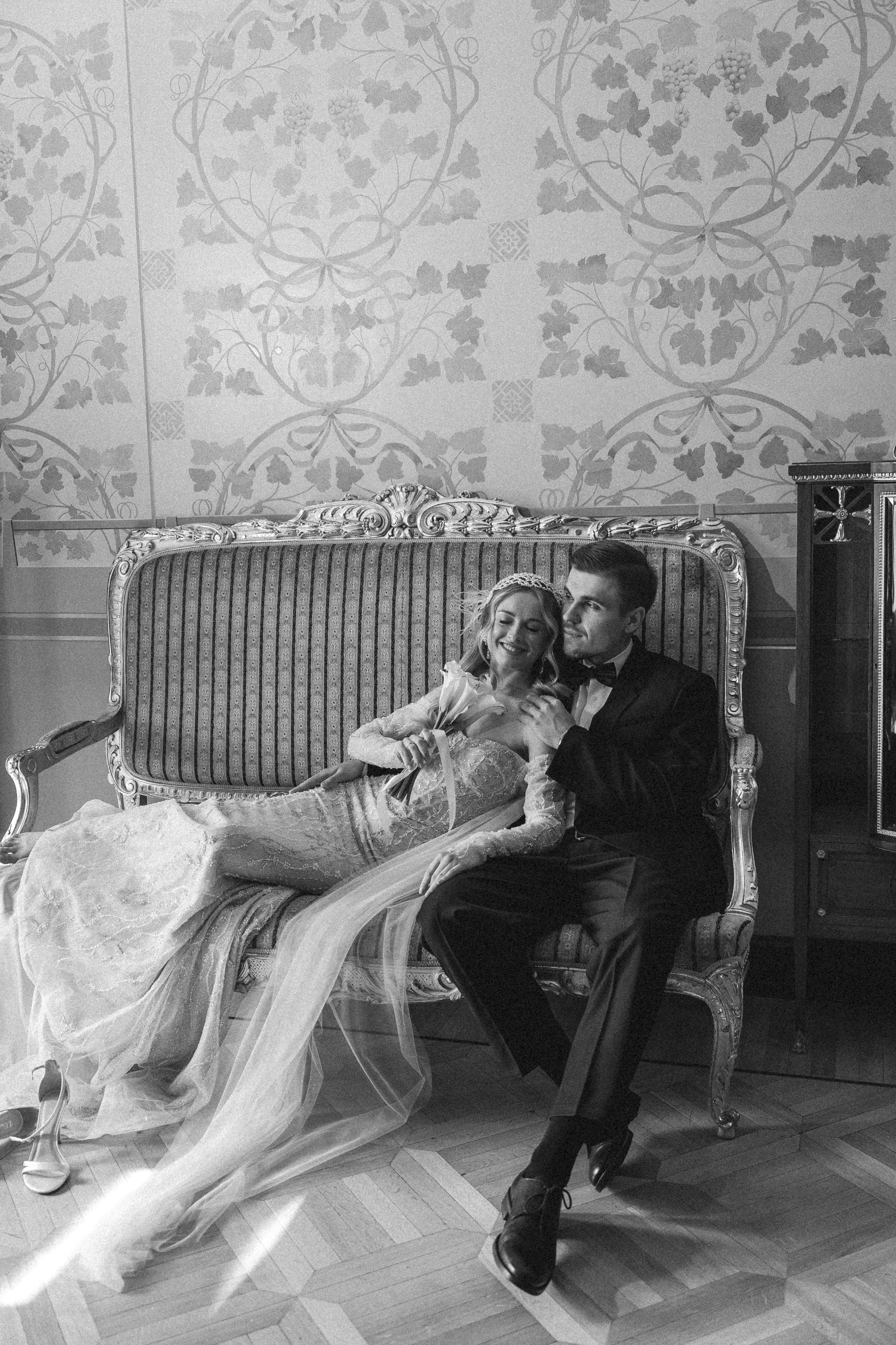 Свадебная фотосессия в отеле Метрополь. Свадебный фотограф в Москве Анна Полушина