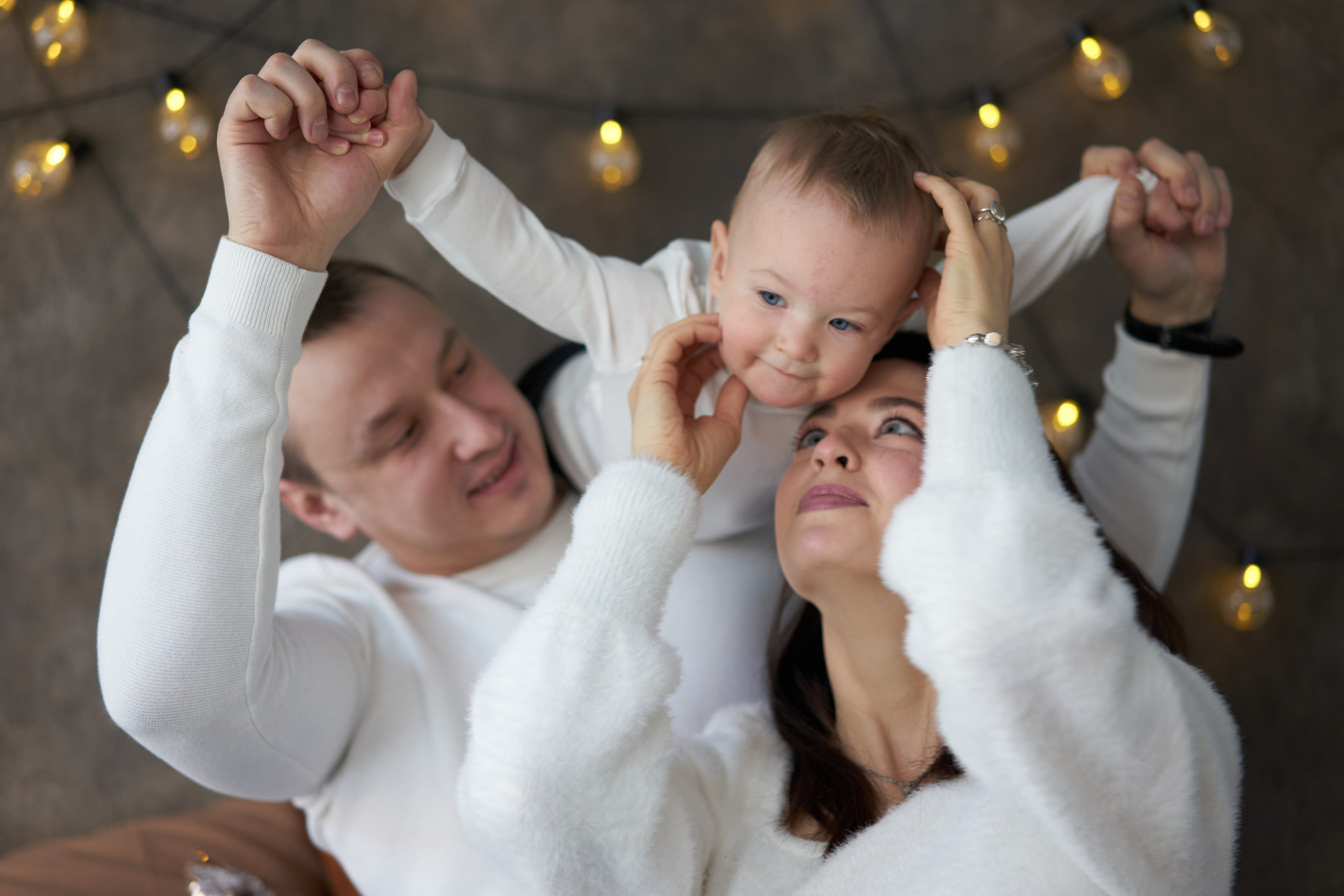 Семейная фотосессия в студии. Фотограф Екатеринбург Кокшарова Александра
