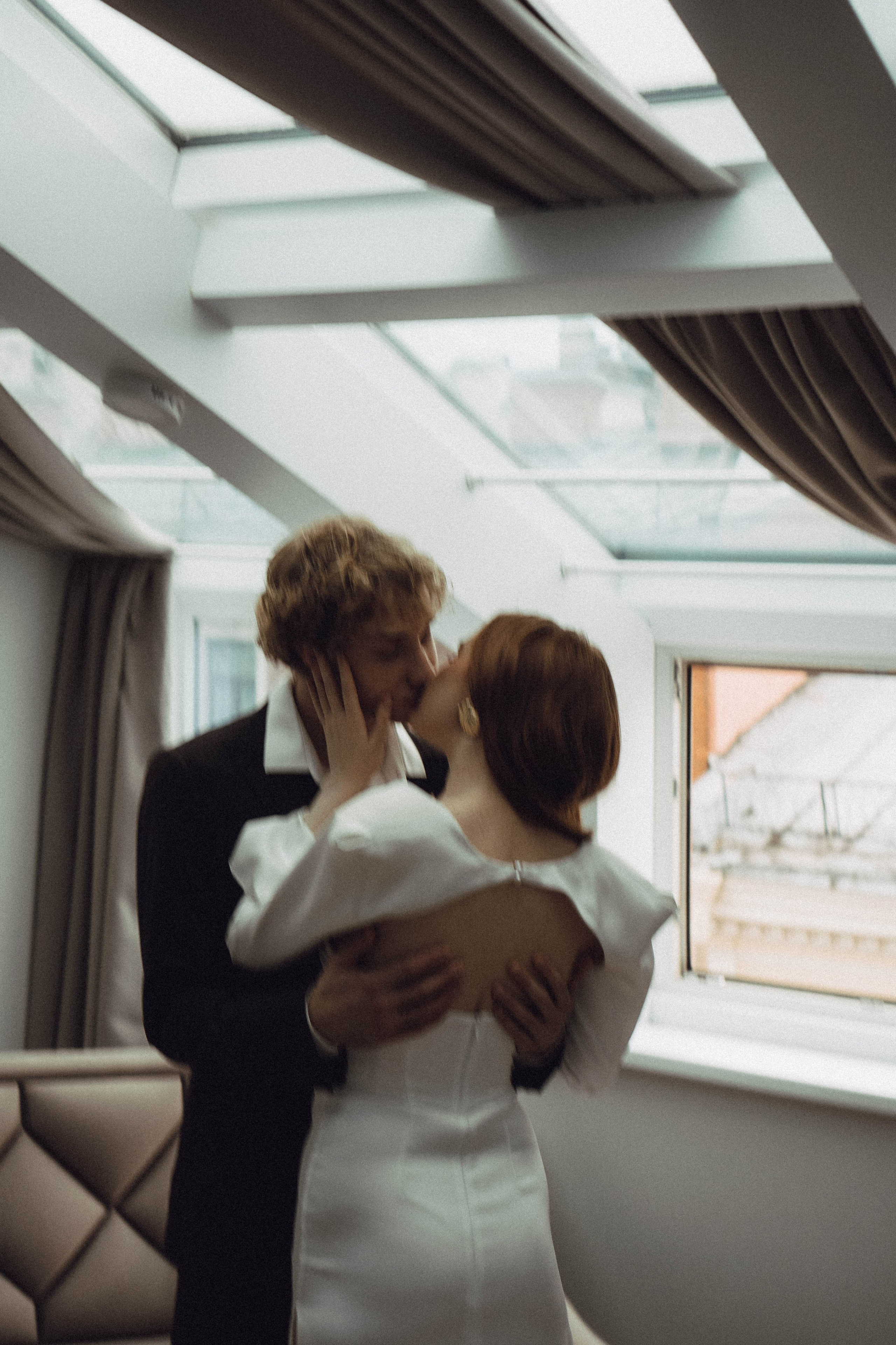 СВАДЕБНАЯ СЬЕМКА В ОТЕЛЕ. СБОРЫ ЖЕНИХА И НЕВЕСТЫ И ТАКЖЕ ТОР И ПОДГОТОВКА К ПРОГУЛКЕ. Профессиональный фотограф, Санкт-Петербург — Виктория Богомолова