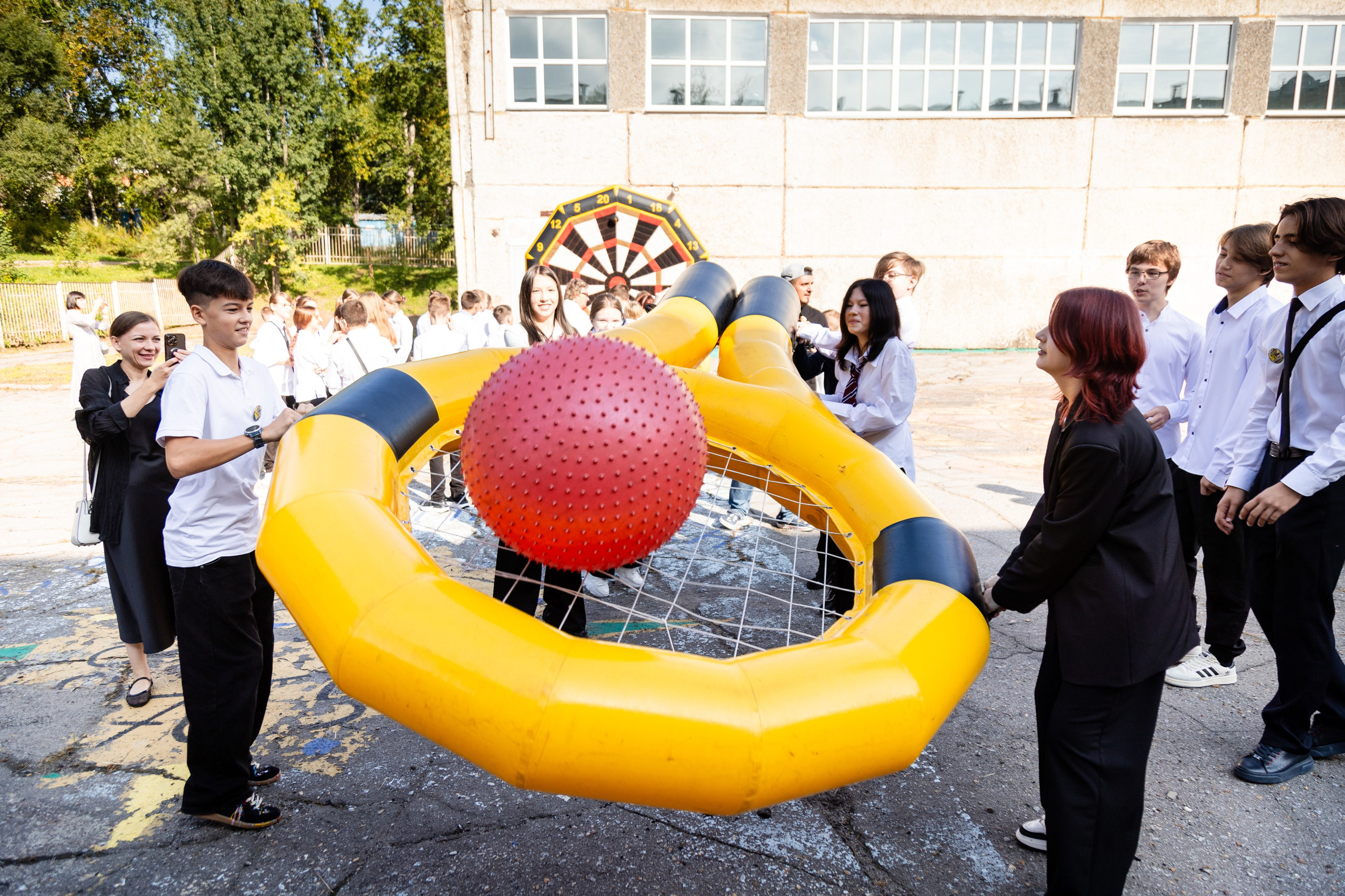Гимназия № 50. Детский фотограф видеограф в Хабаровске Михаил Орлов