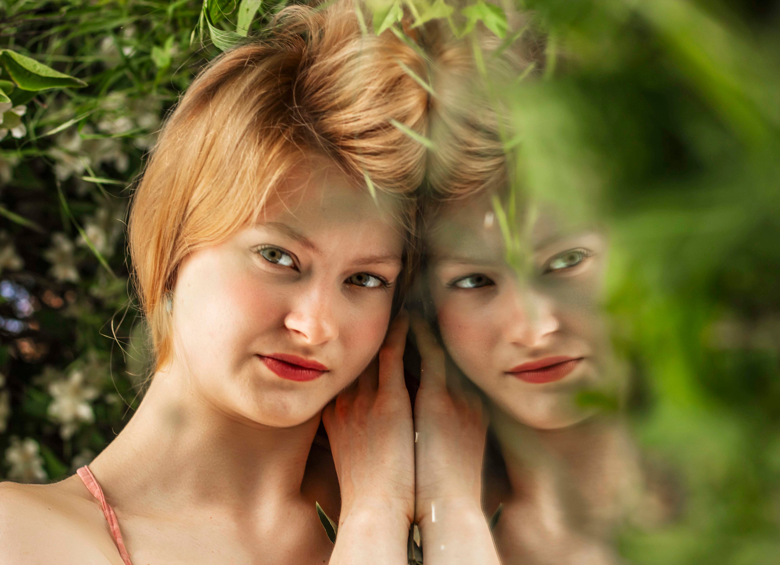 Mirror photo shooting