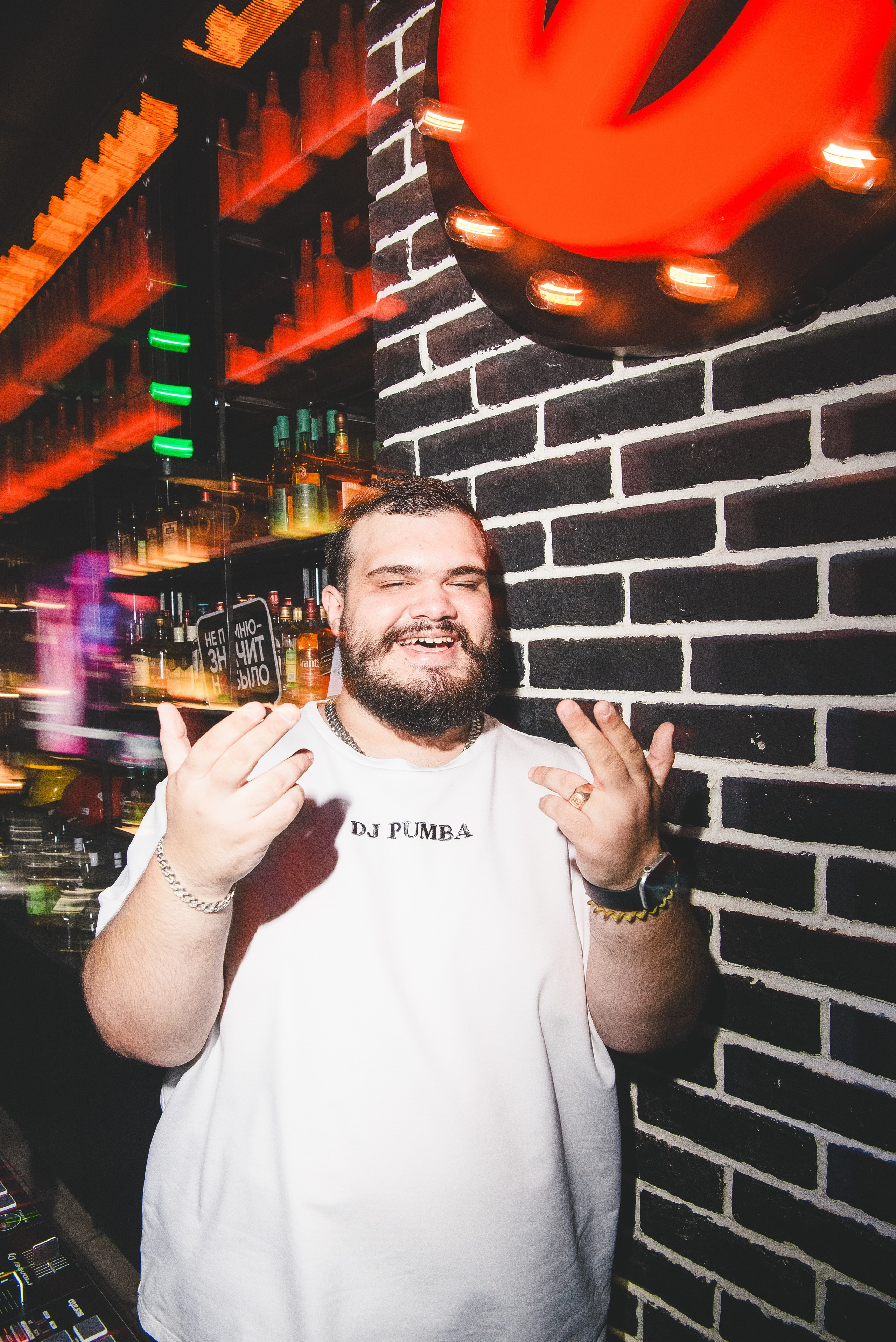 Фотоотчёты о вечеринках для НеБар Волгоград. Или стиль «пьяный фотограф». Фотограф в Волгограде и Волжском Александр Горбань