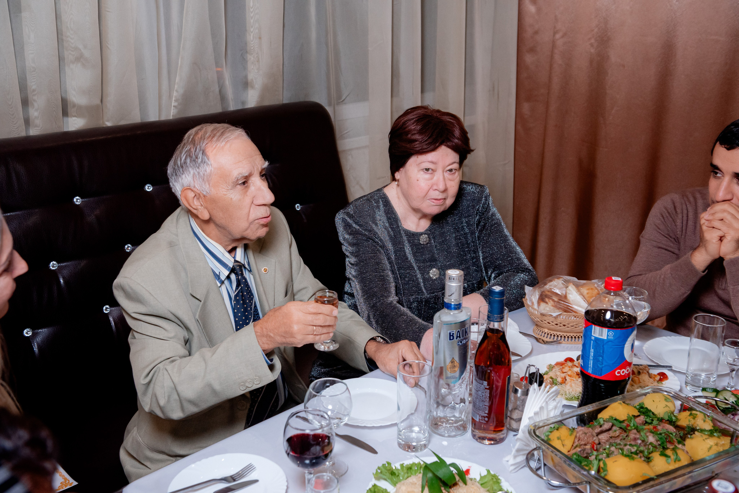 Юбилей в кафе Леопард. Фотограф в Волгограде и Волжском Александр Горбань