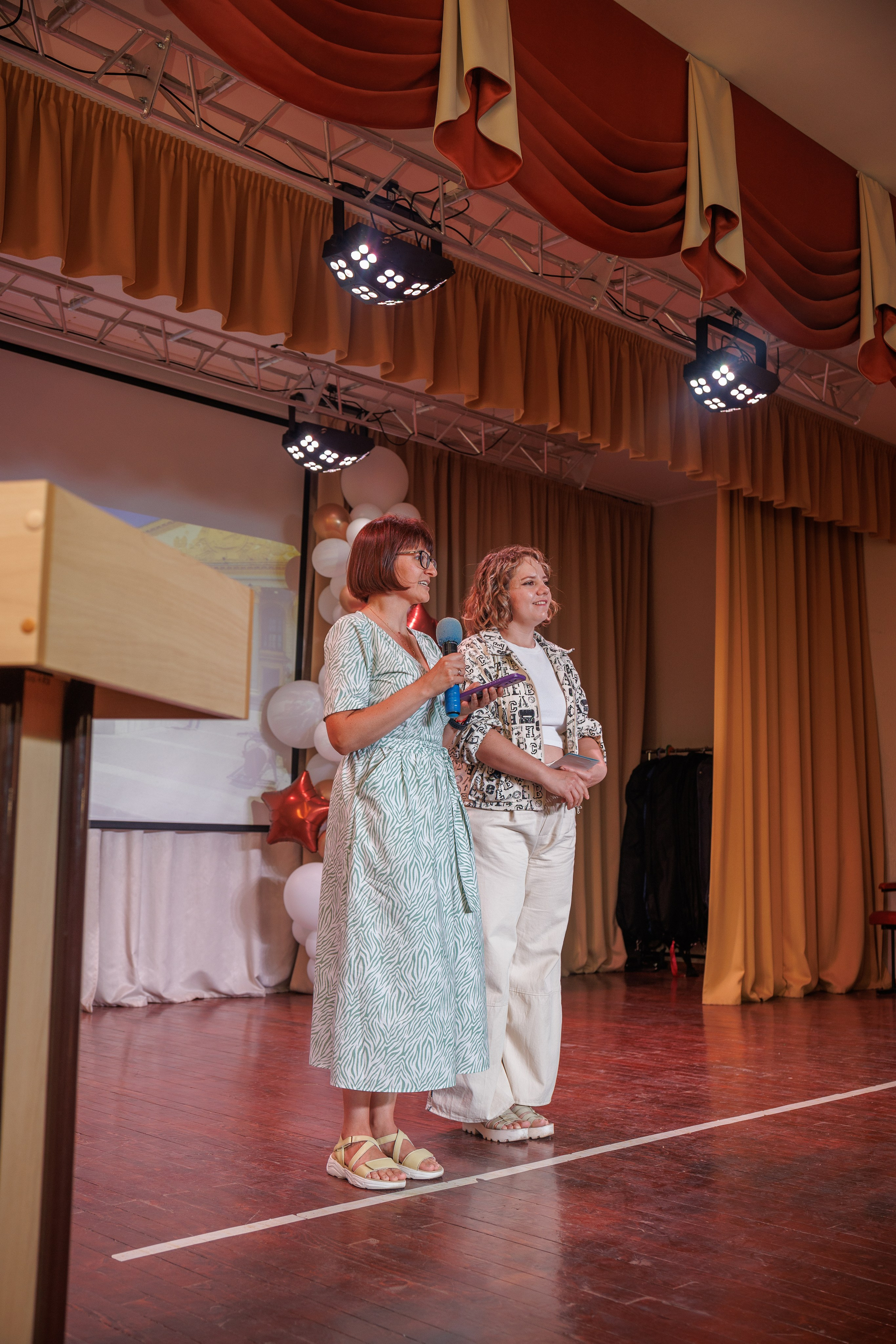 Вручение аттестатов. Свадебный и семейный фотограф в Новосибирске Ирина Дорошкова