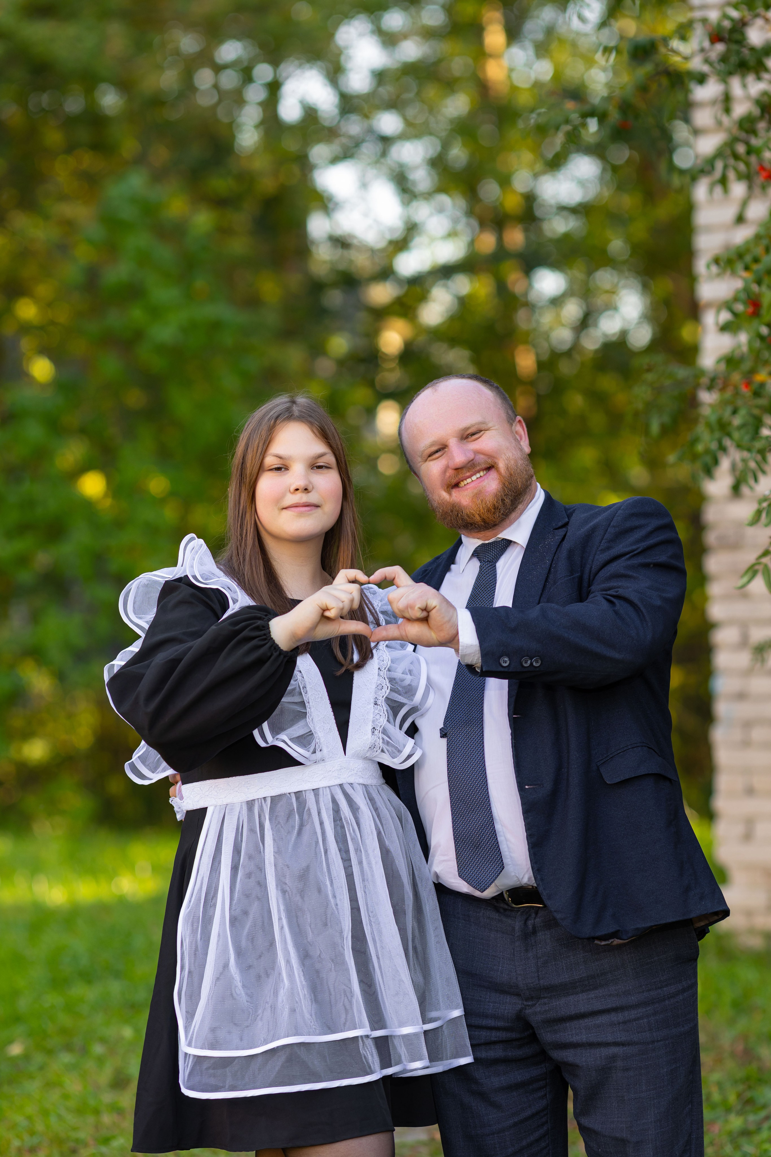 Осенняя фотосессия у школы с учителем. Семейный и детский фотограф Анна Петракова