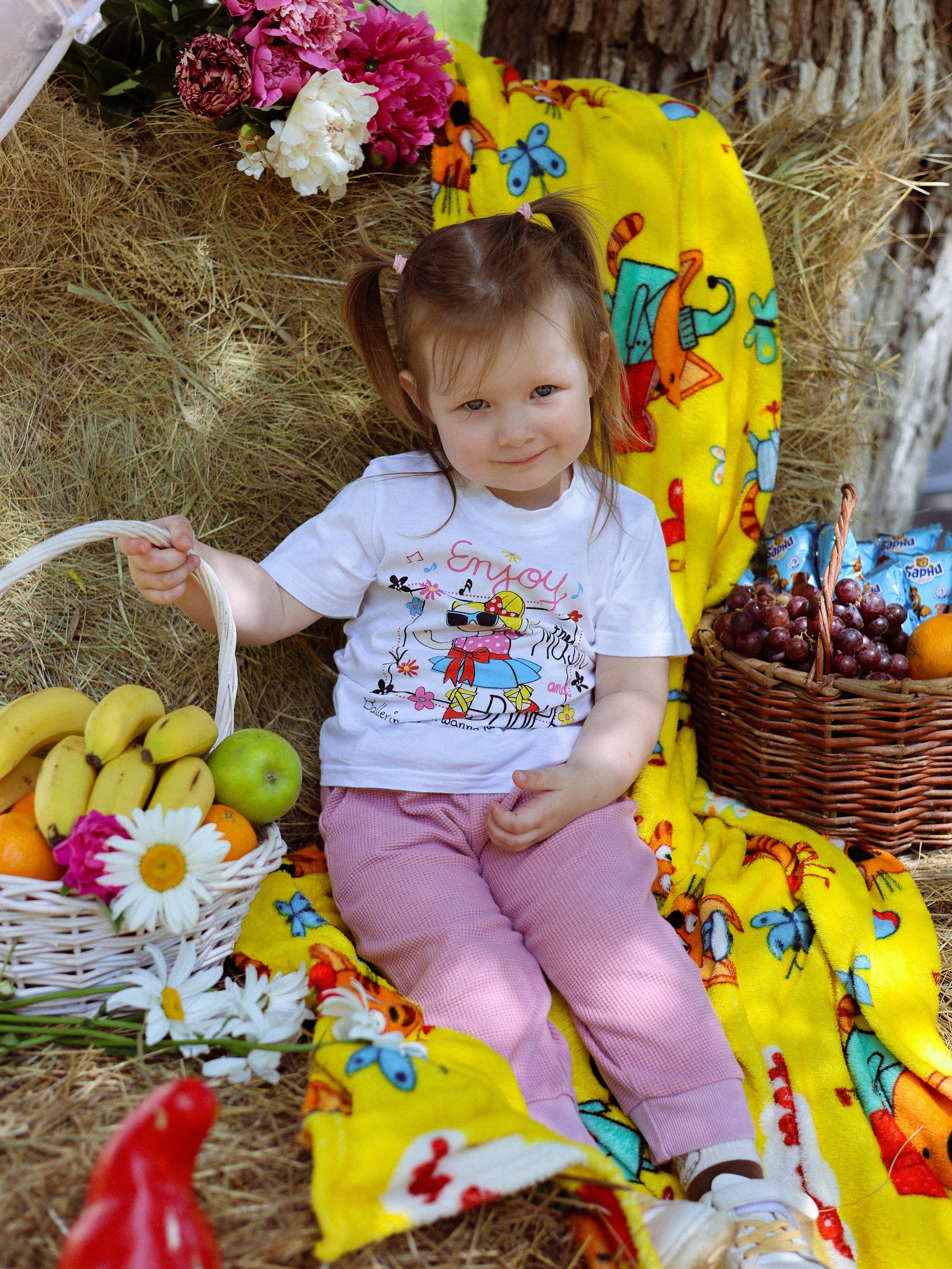 Тематическая летняя съемка в детском саду. Мания, портретный фотограф в городе Оренбург