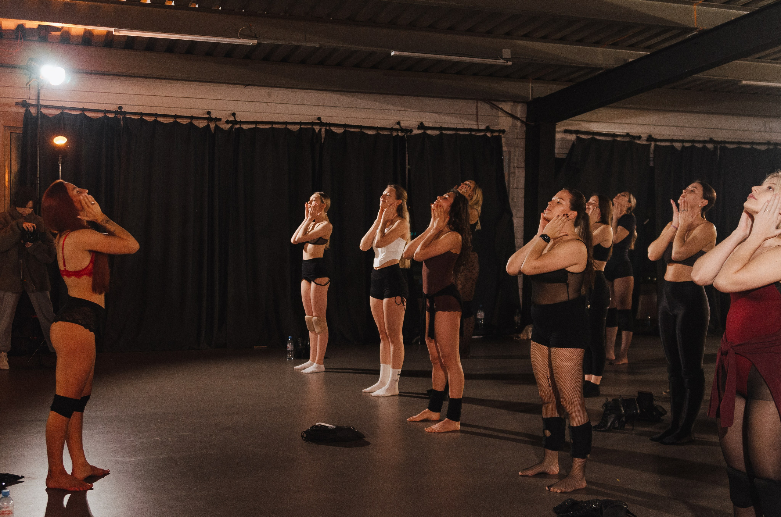 Мастер-классы по High Heels/Girly hip-hop от Оксаны ATTA. Денисова Аля — фотограф для парных съемок и индивидуальных историй в Барнауле